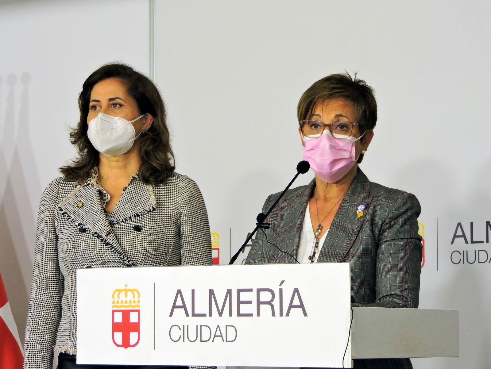 Carmen Aguilar y Adriana Valverde, en la rueda de prensa ofrecida