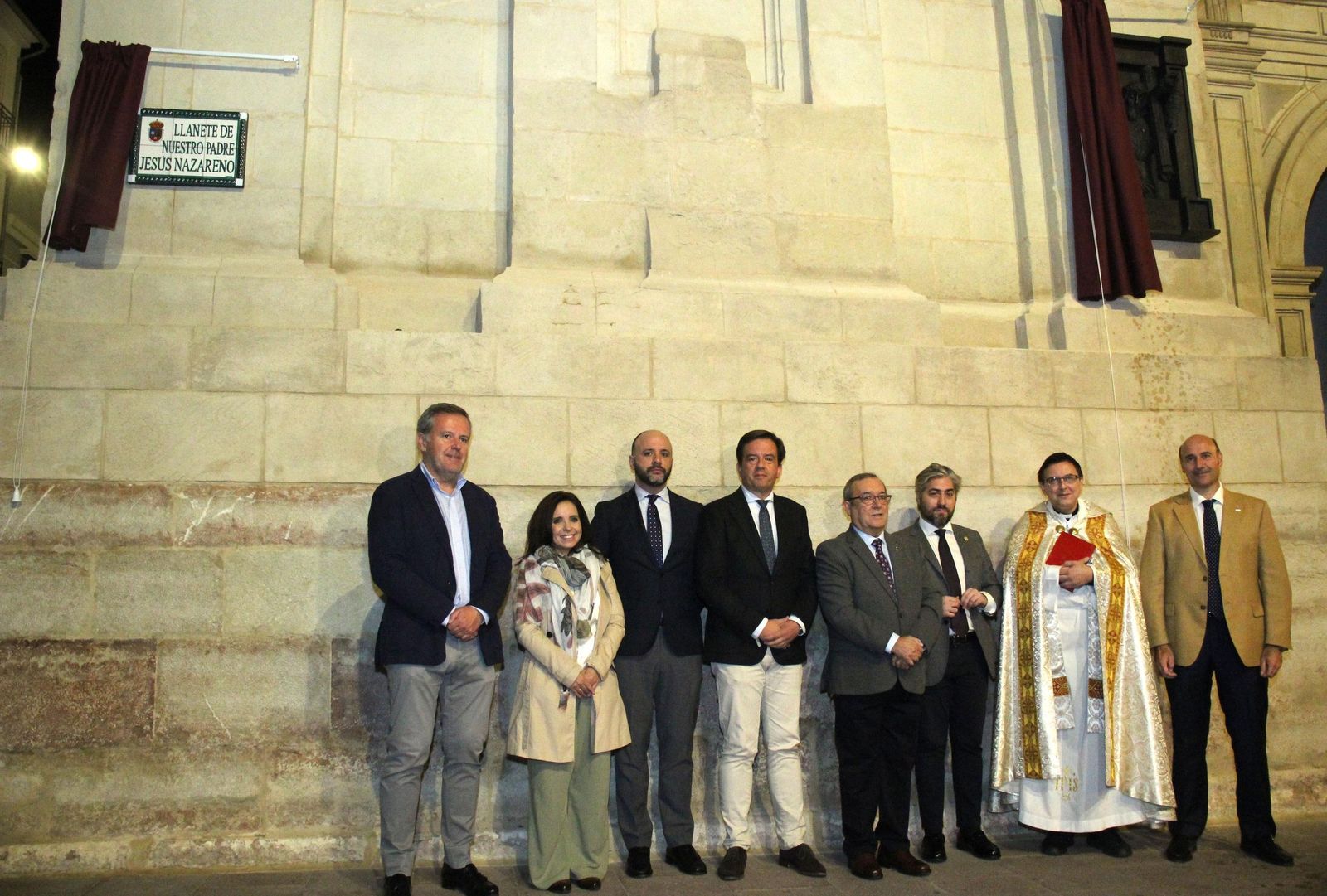 Representantes institucionales y de la Iglesia en el acto