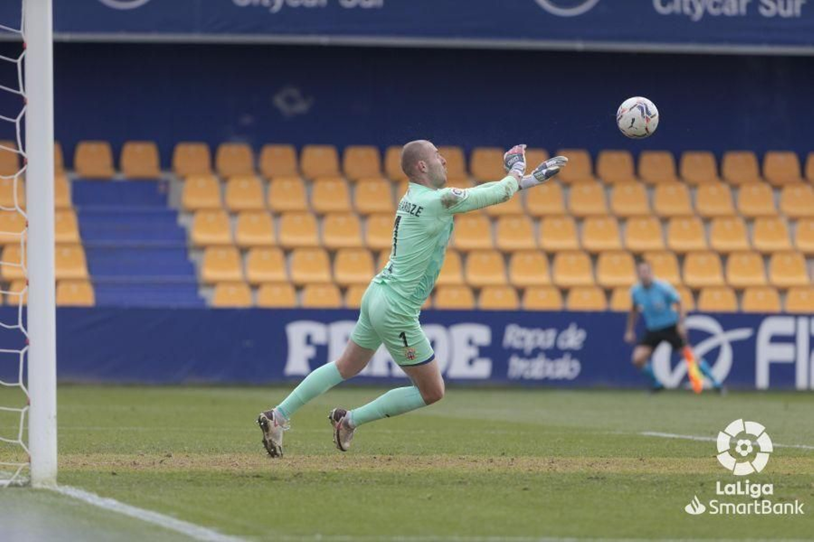 Makarizde salvó los tres puntos con sus intervenciones en Santo Domingo