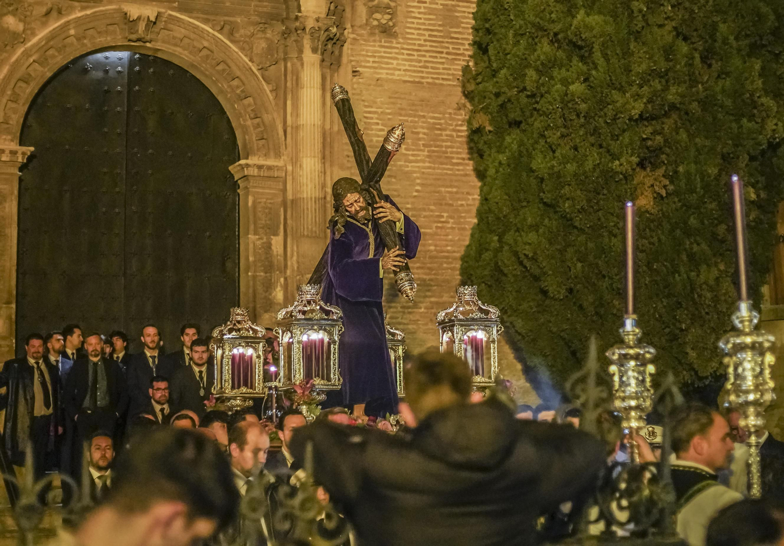 Galería: El Señor de Santa Ana sale en vía crucis