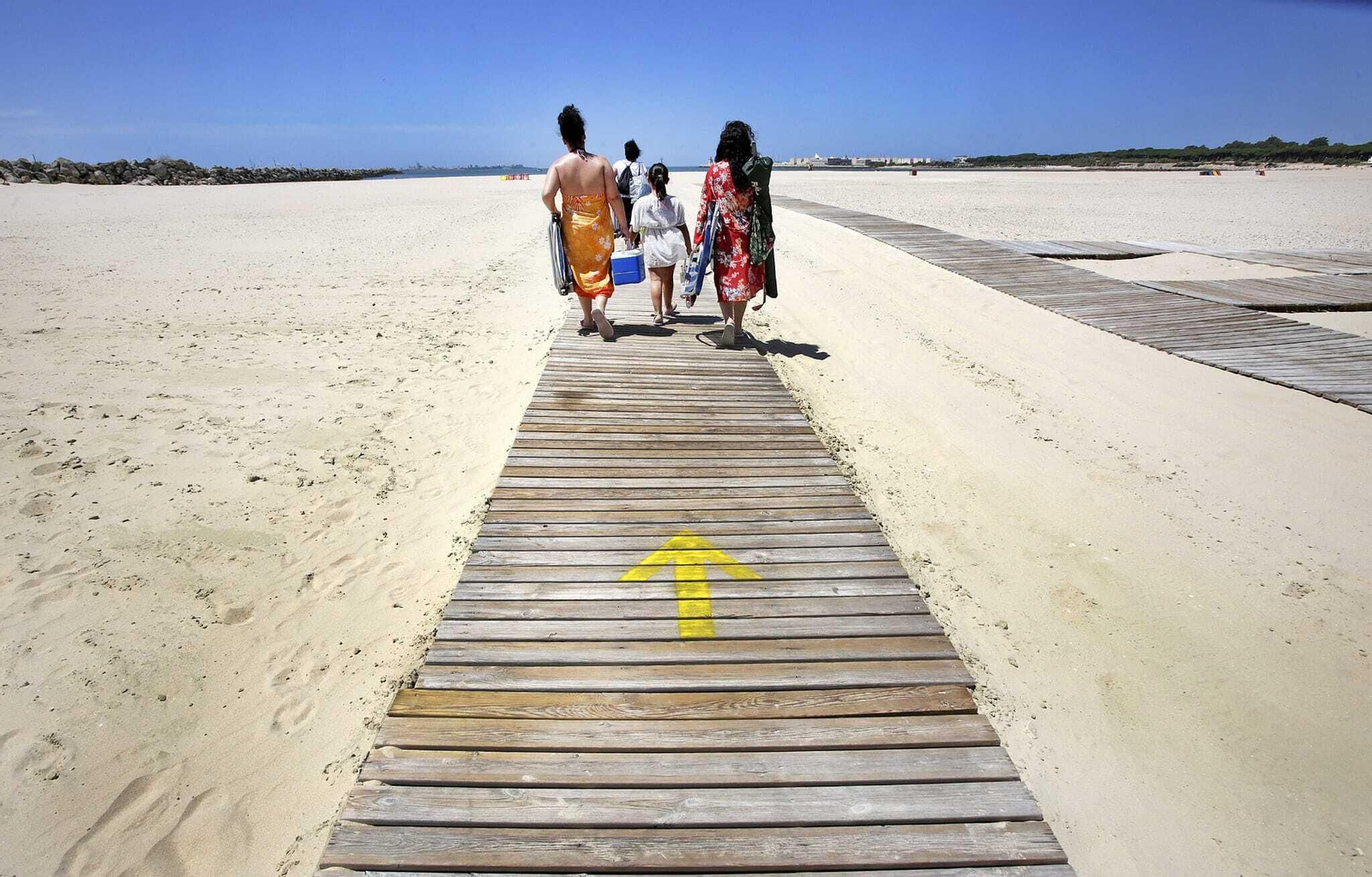 Accesos a una de las playas de El Puerto.