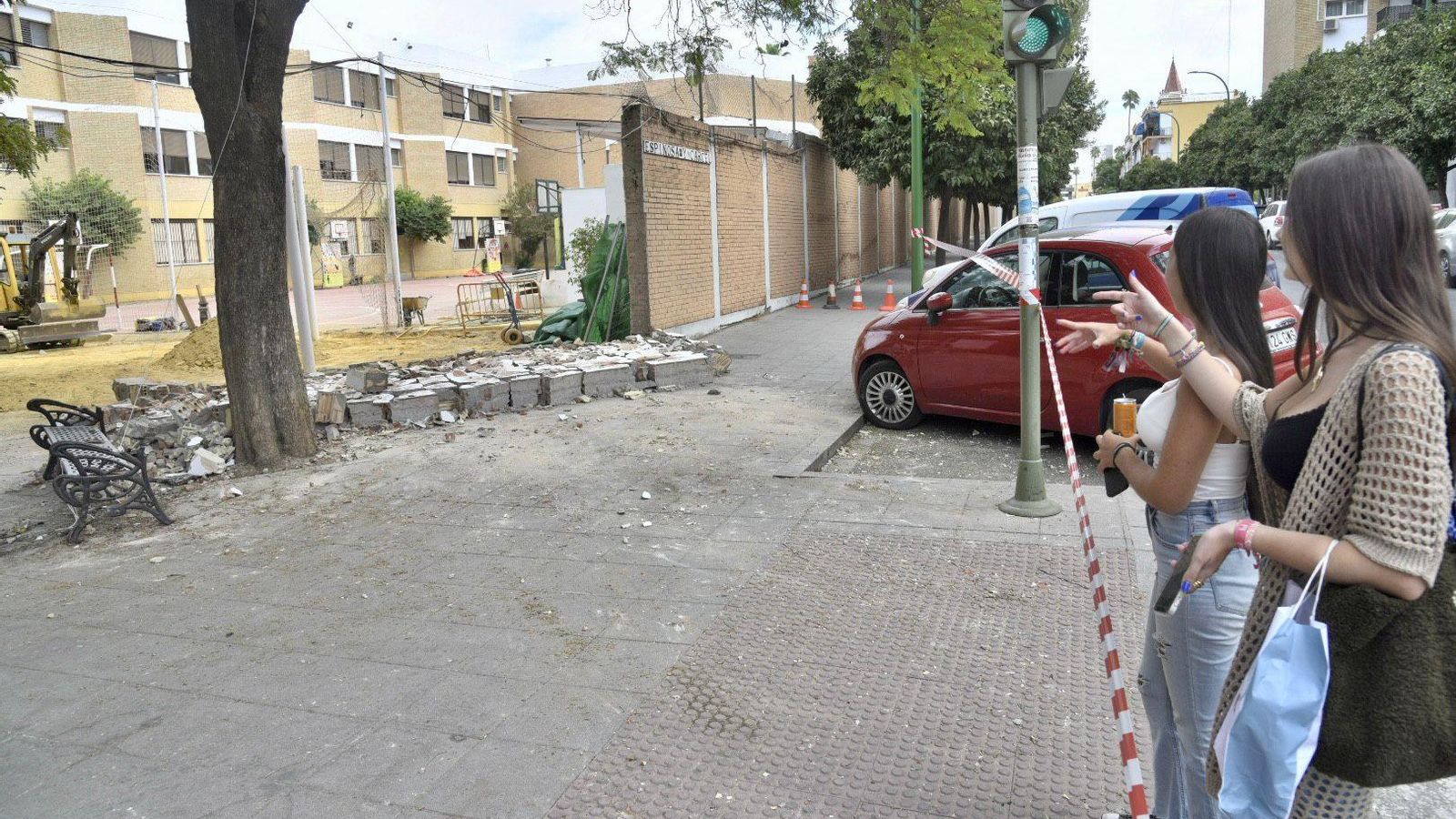 Estado en el que ha quedado el muro tras el desplome.