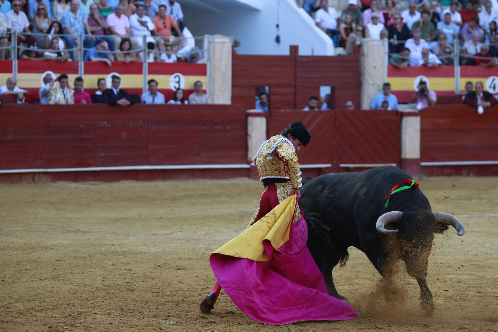 Imágenes de la corrida de toros del jueves en la Feria de Almería 2024