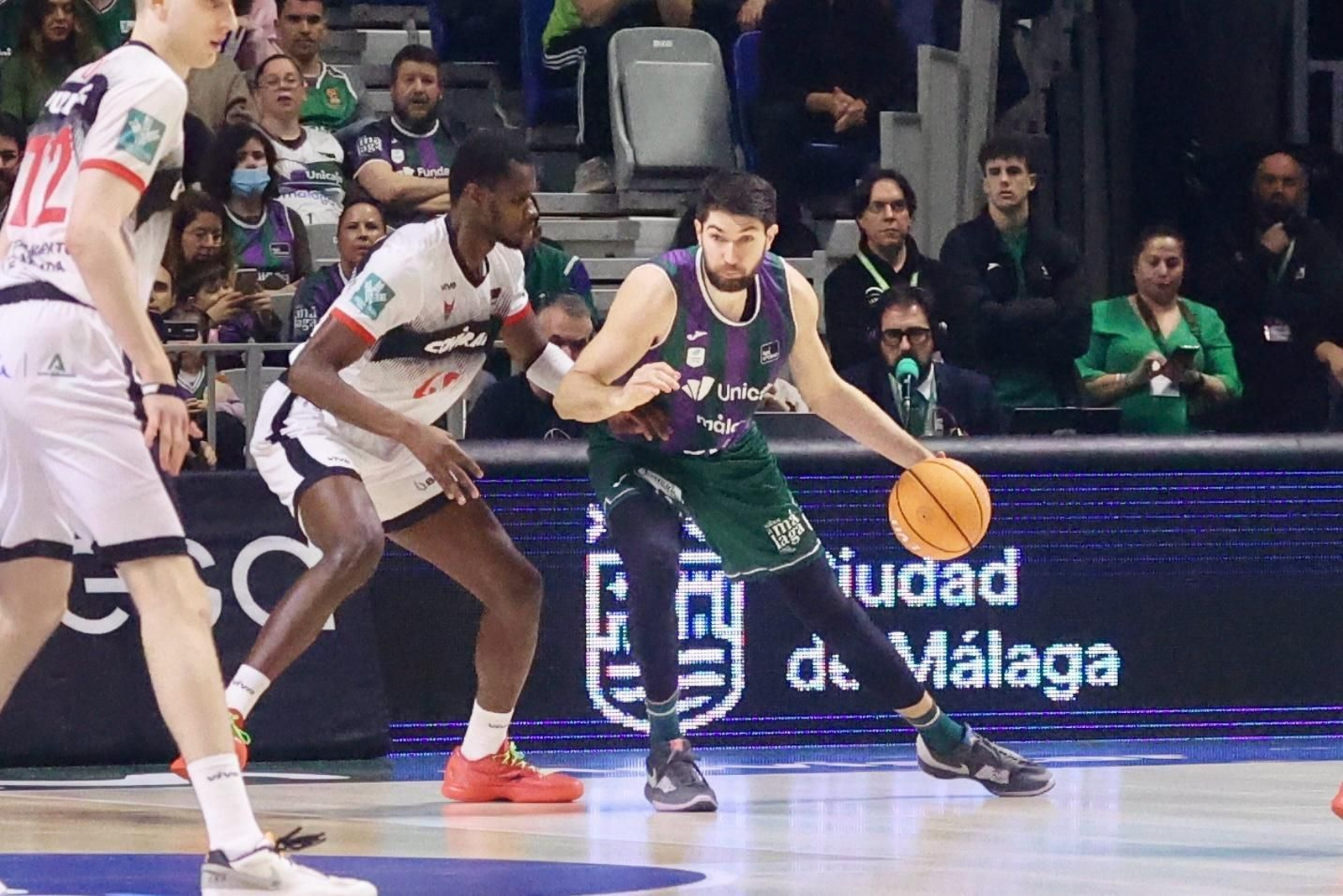 El Unicaja-Covirán Granada, en fotos