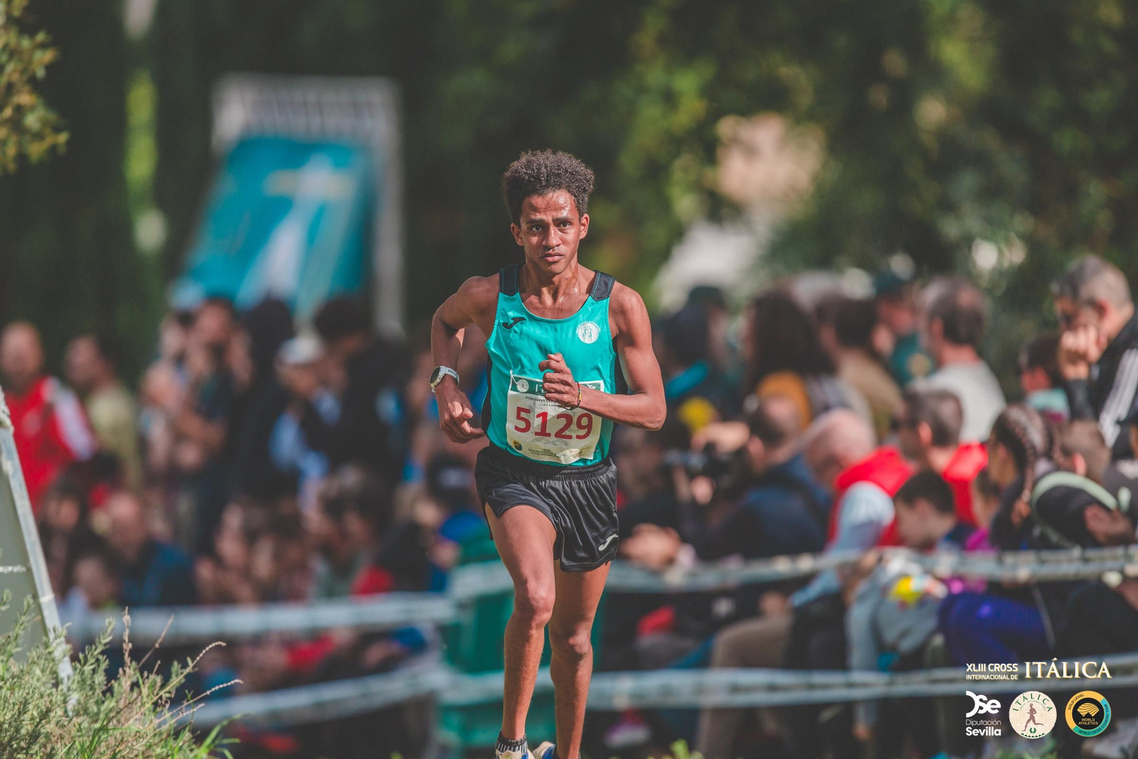 Búscate en las fotos del Cross de Itálica 2025 | 12