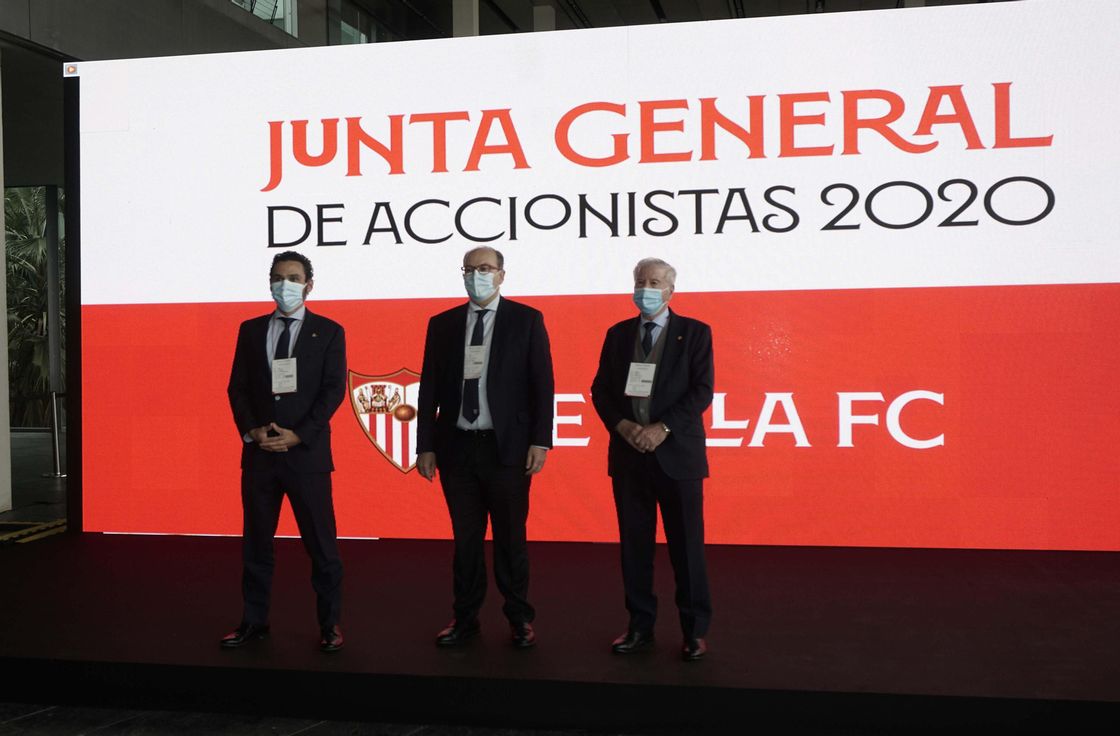 José Castro, junto a sus vicepresidentes Del Nido Carrasco y Gabriel Ramos.