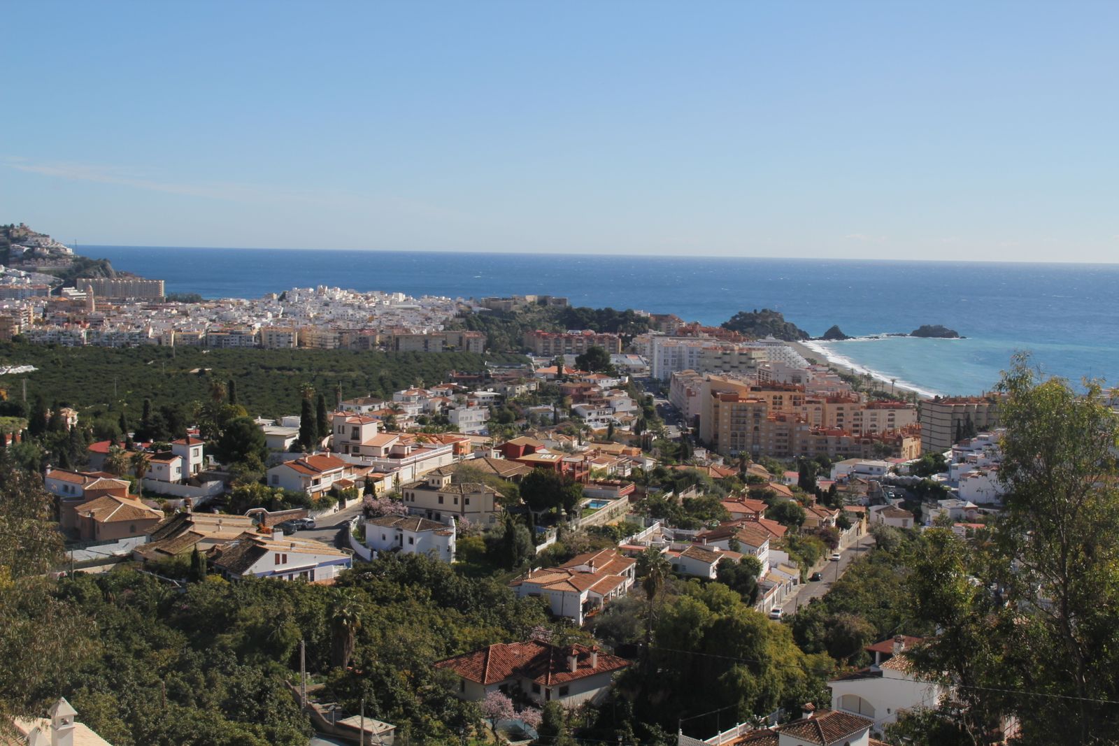 Panorámica aérea del municipio costero de Almuñécar