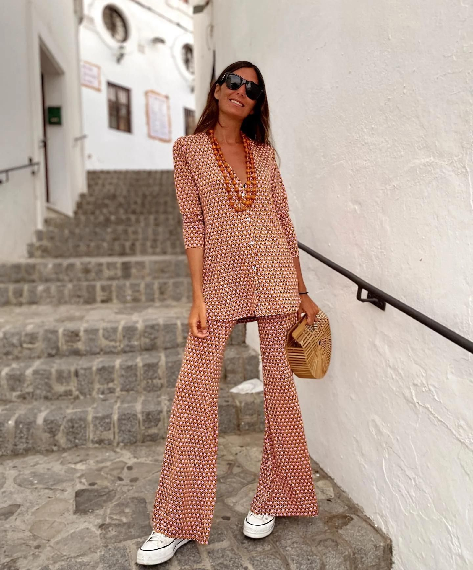 Conjunto con estampado retro de Stradivarius.