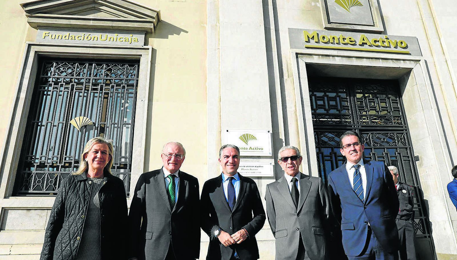Francisca Caracuel,  Manuel Azuaga, Elías Bendodo, Braulio Medel, y Sergio Corral, ayer en Málaga.