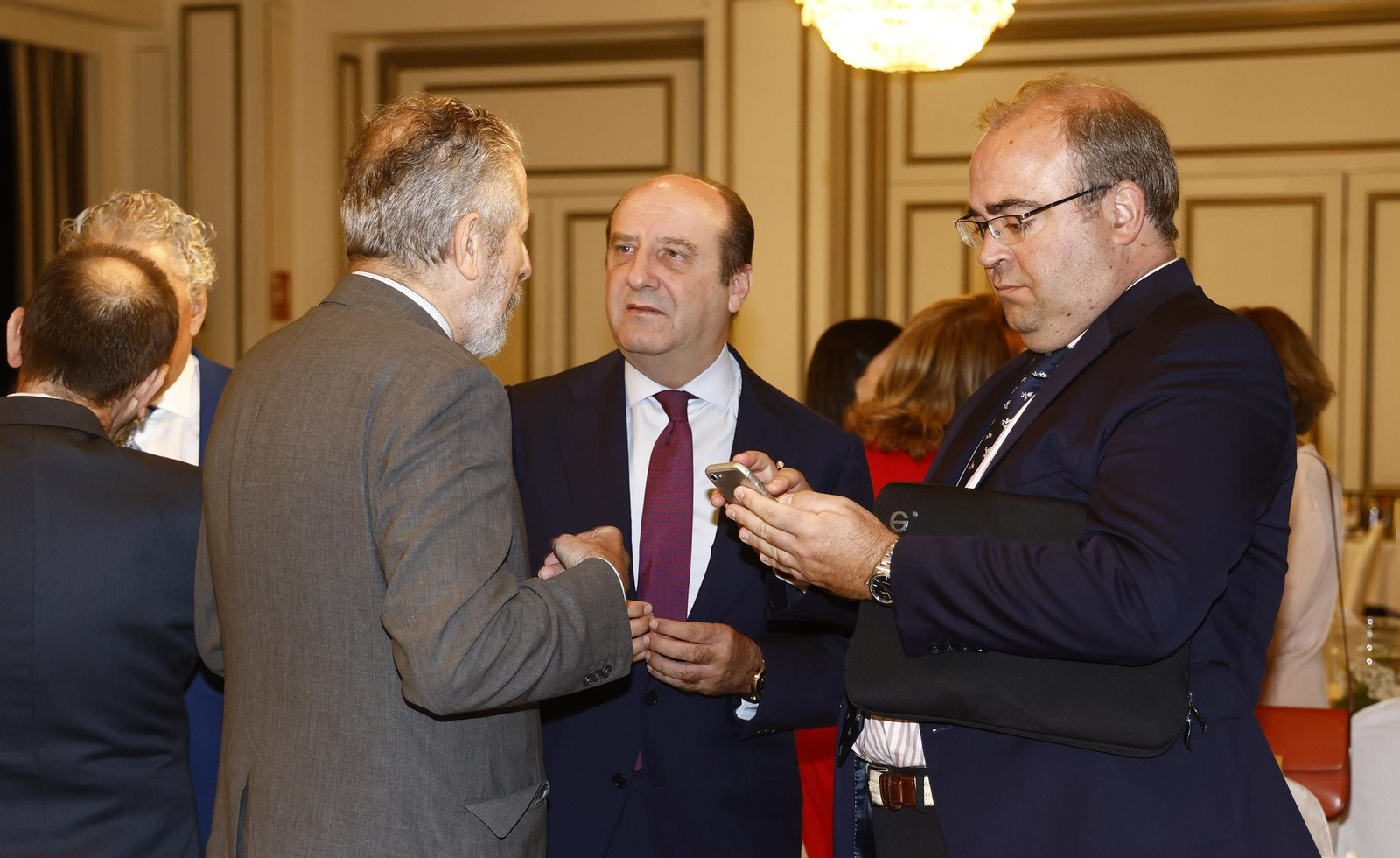 Foro Joly con Juanma Moreno en Madrid, todas las imágenes