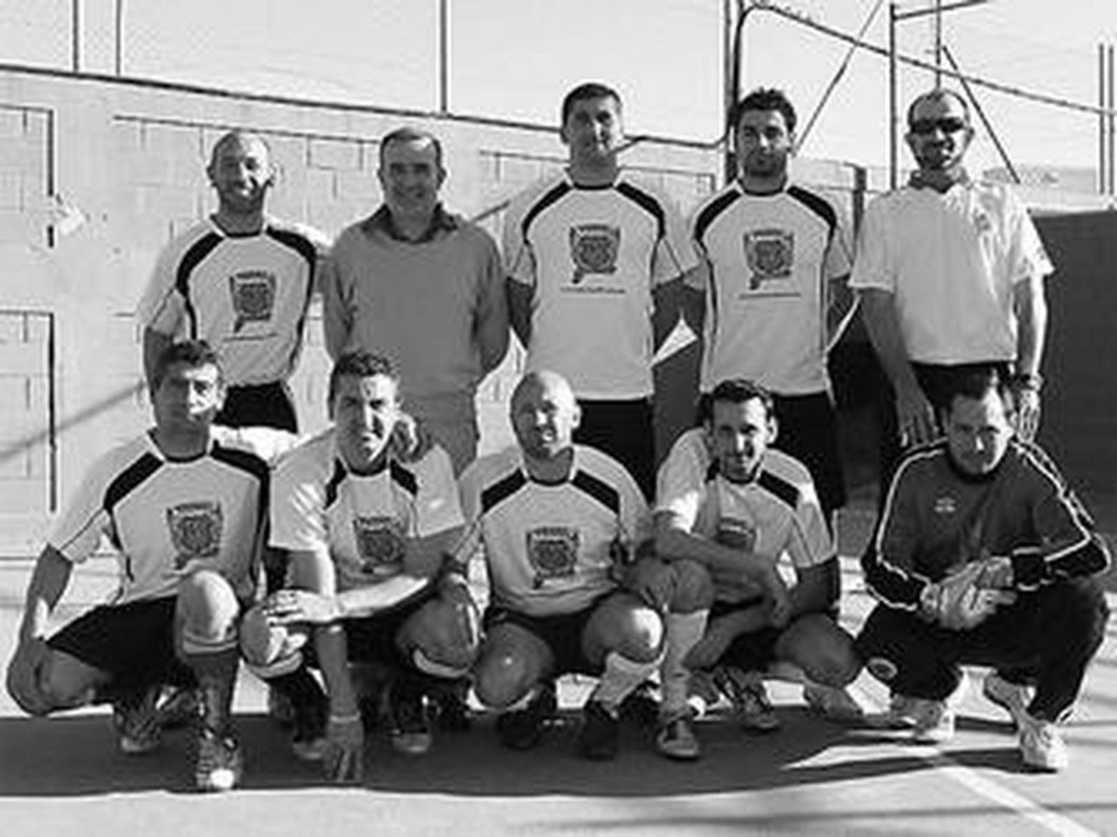 Distribuciones Leal logra el título en veteranos.