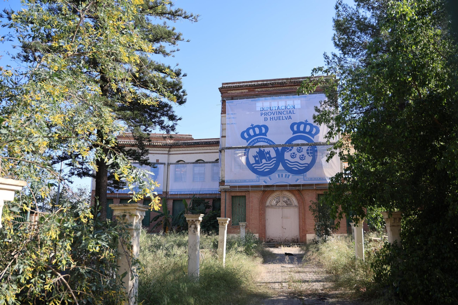 Estado actual del Colegio de Ferroviarios de Huelva, este miércoles.