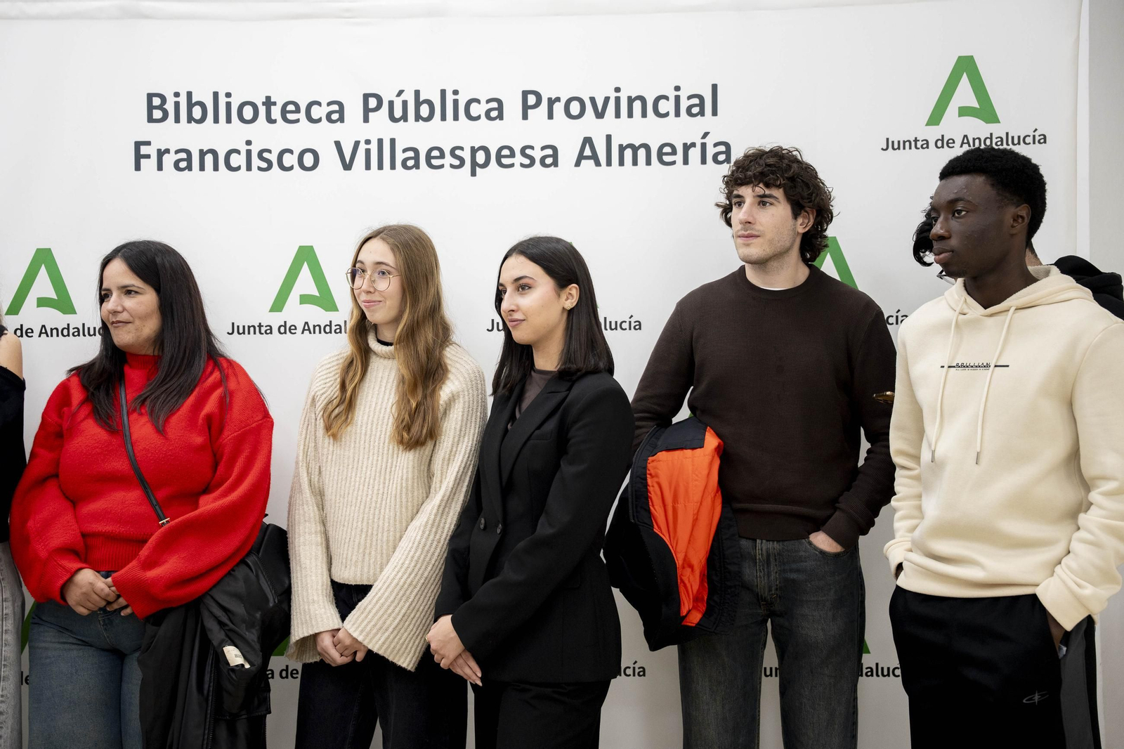 Las imágenes de la exposición "Carteles para un Gallo Pedro"