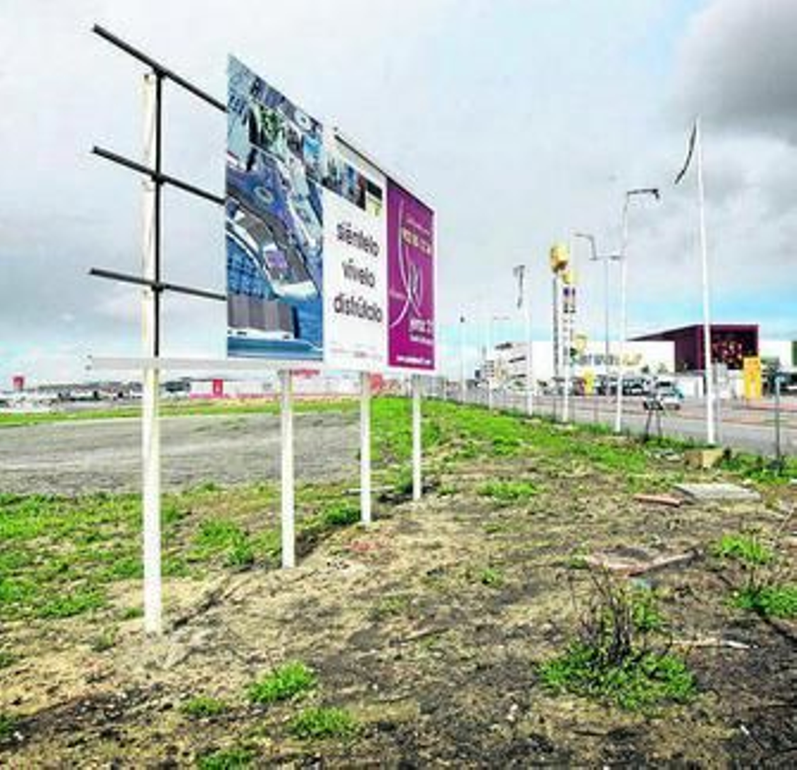 Terrenos donde se proyecta un gran 'outlet' junto a Área Sur.
