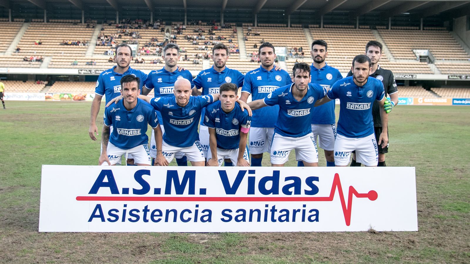 Formación inicial que presentó el XDFC el domingo ante el Córdoba B.