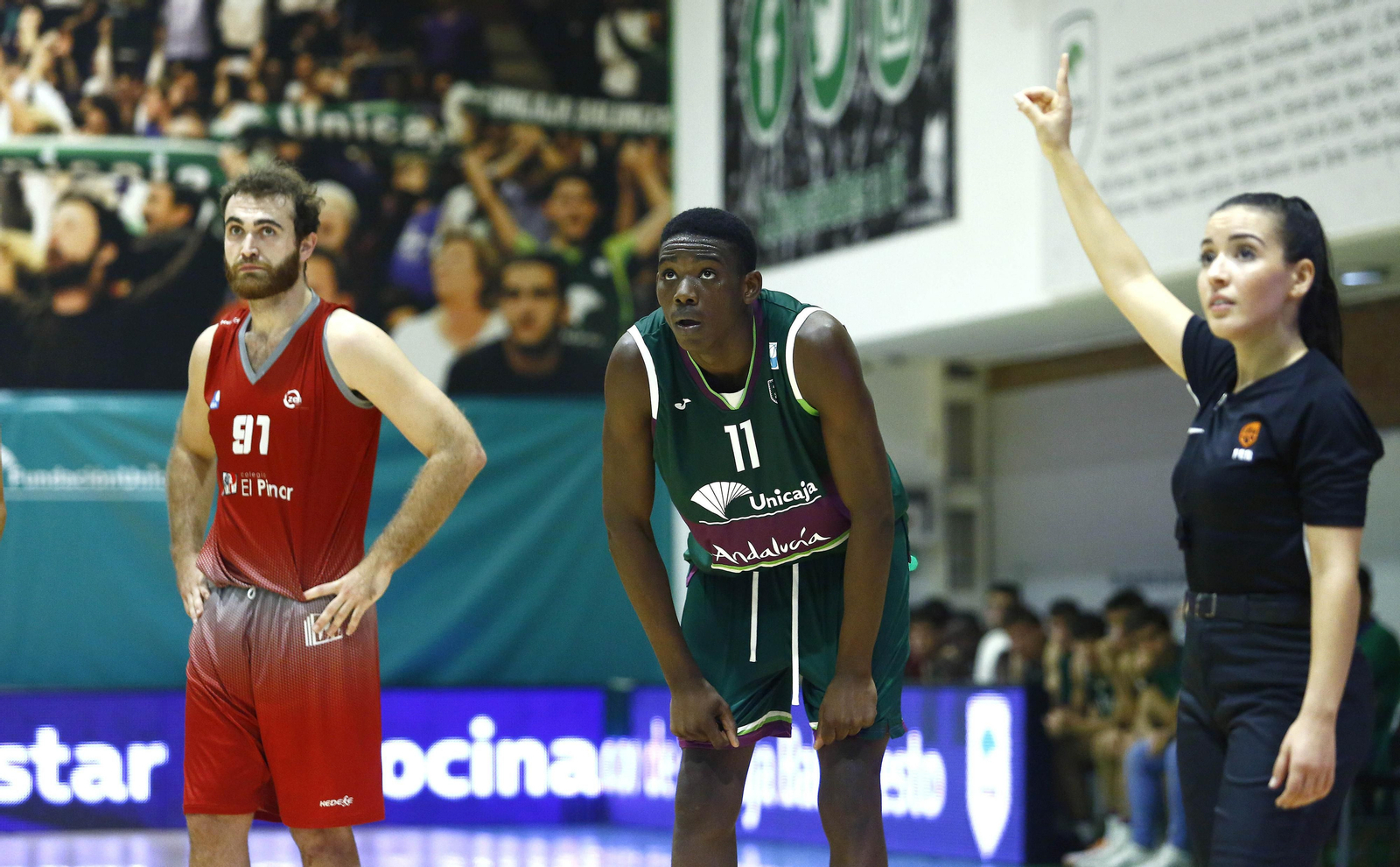 El Unicaja de Liga EBA vence el derbi ante el Colegio El Pinar