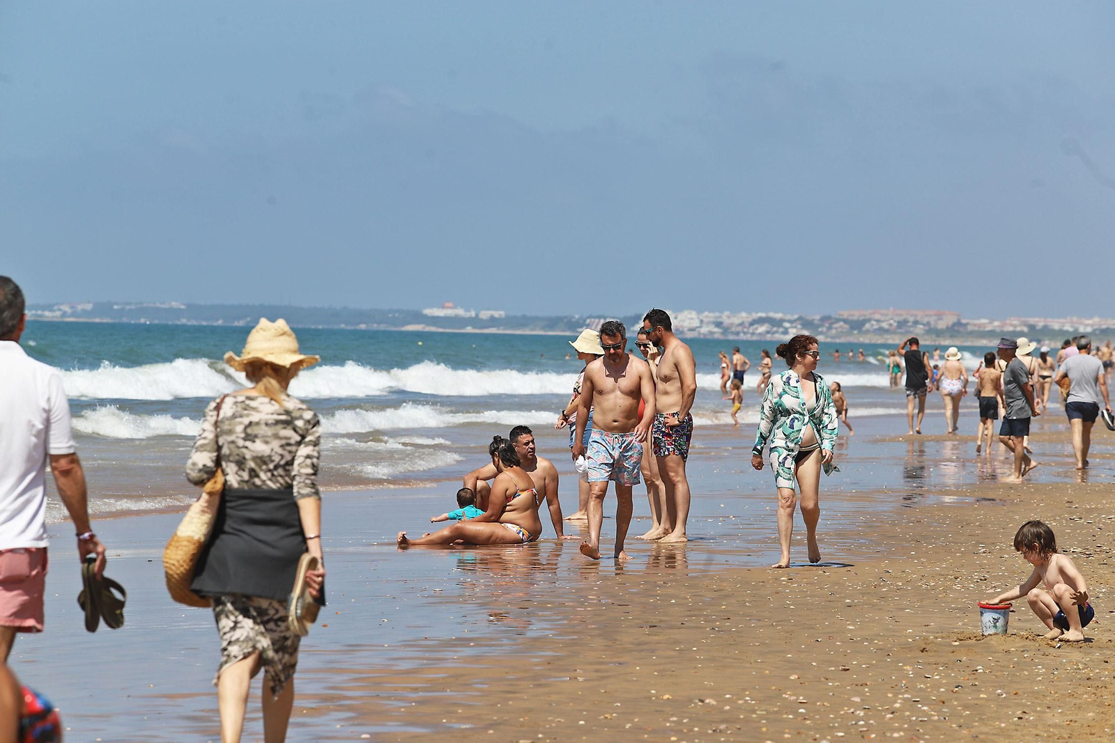 Las playas de Huelva se llenan en el 1 de mayo