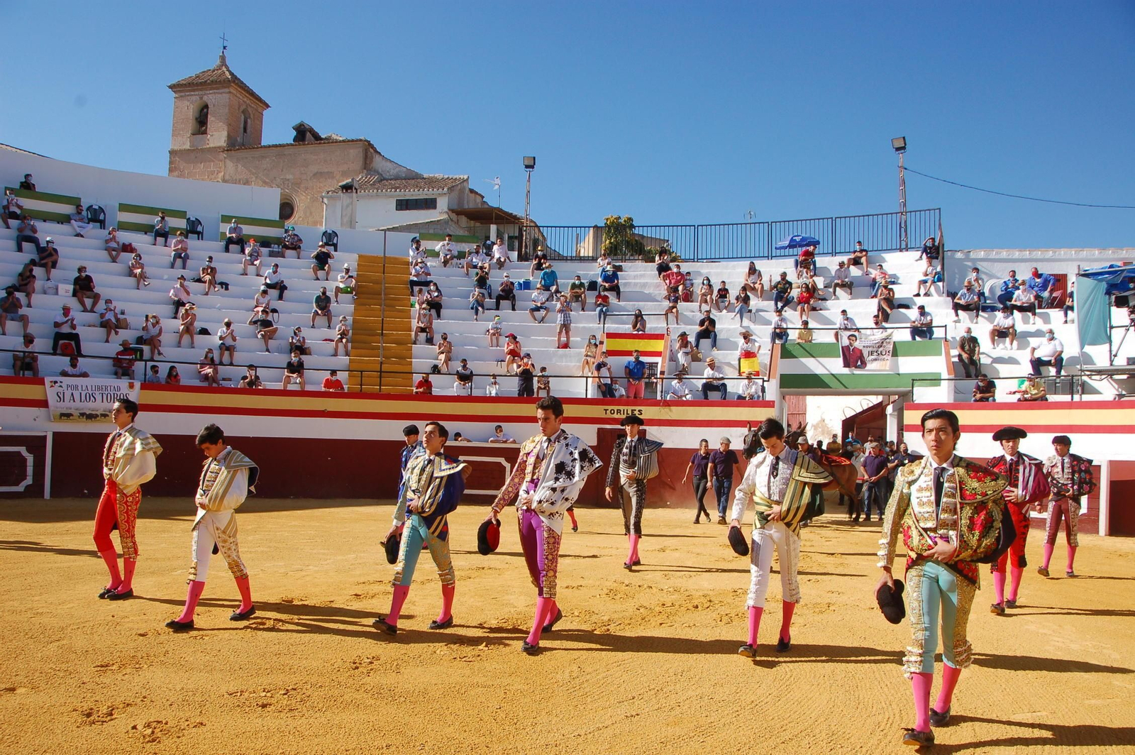 Paseillo en la coqueta Plaza de Toros de Huéscar en el primer paseíllo tras el confinamiento.