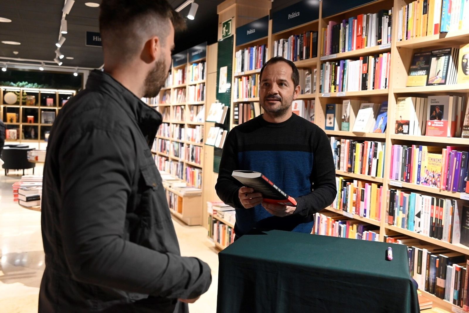 La firma de libros de Ángel Martín en Córdoba, en imágenes