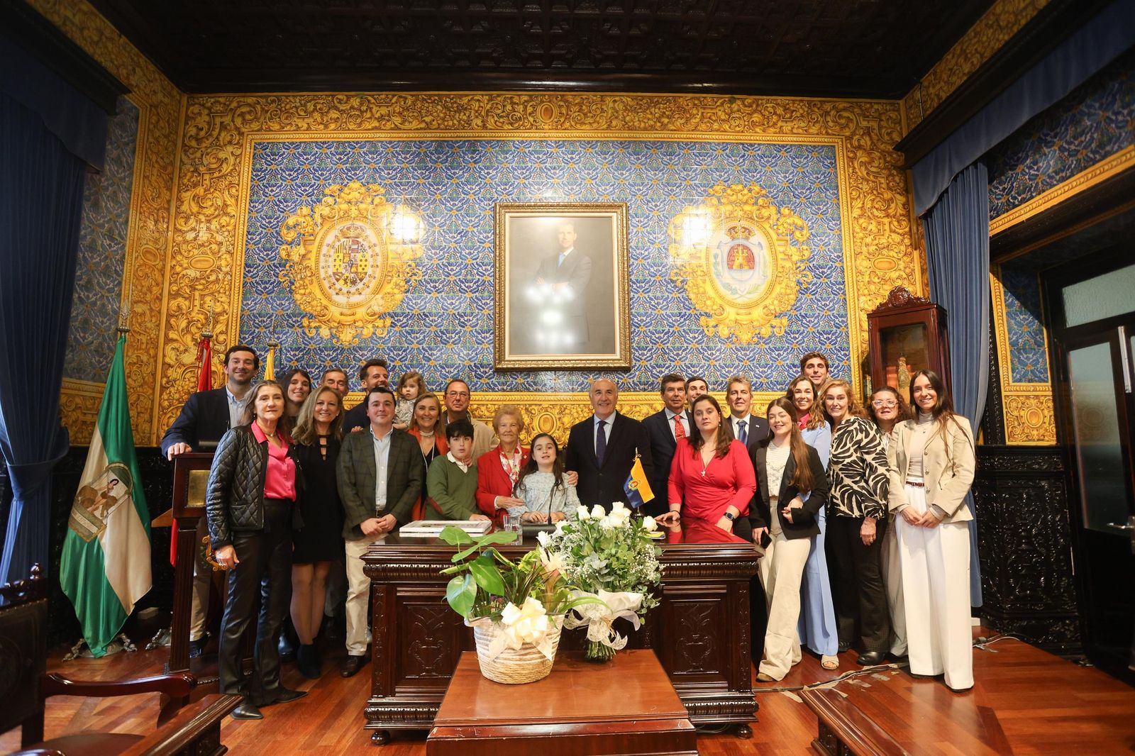 Fotos de la imposición de la insignia de la ciudad de Algeciras a Palma Briales de León
