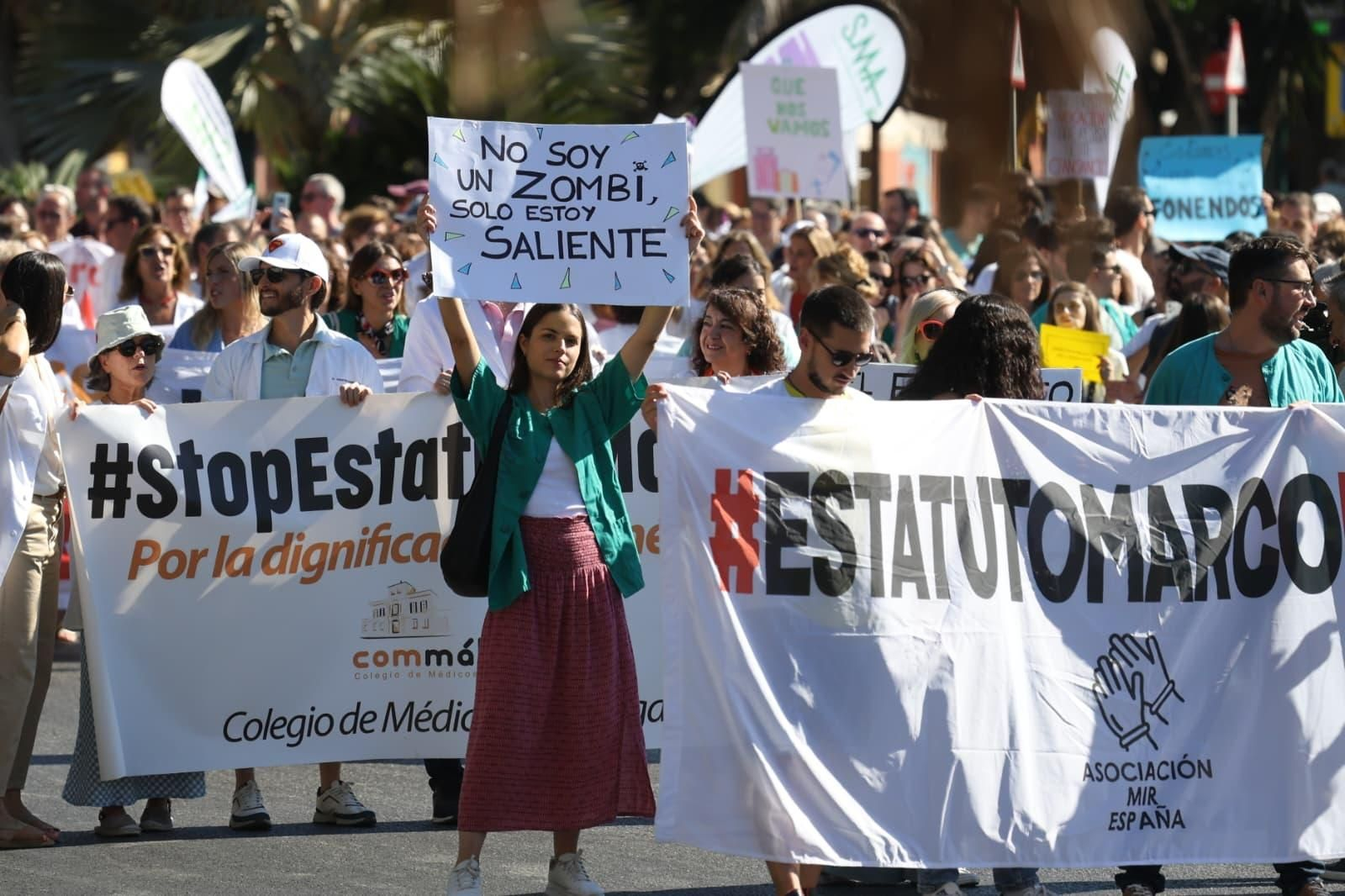 La huelga de médicos en Málaga, en imágenes