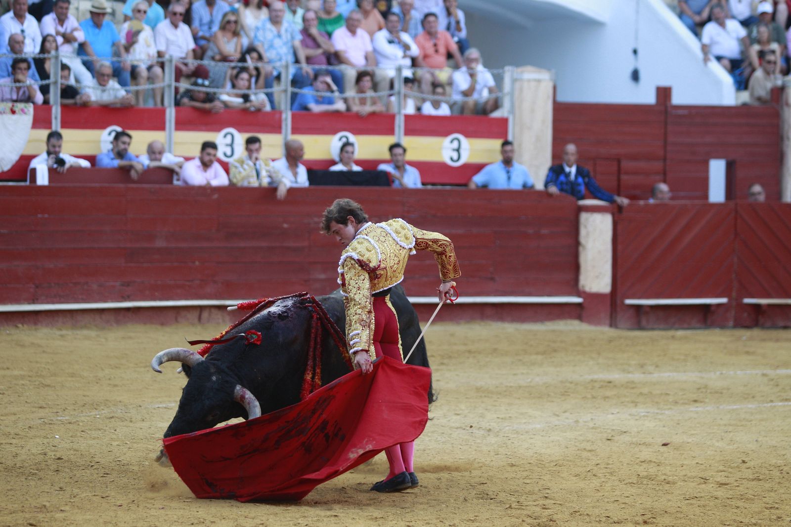 Imágenes de la corrida de toros del jueves en la Feria de Almería 2024