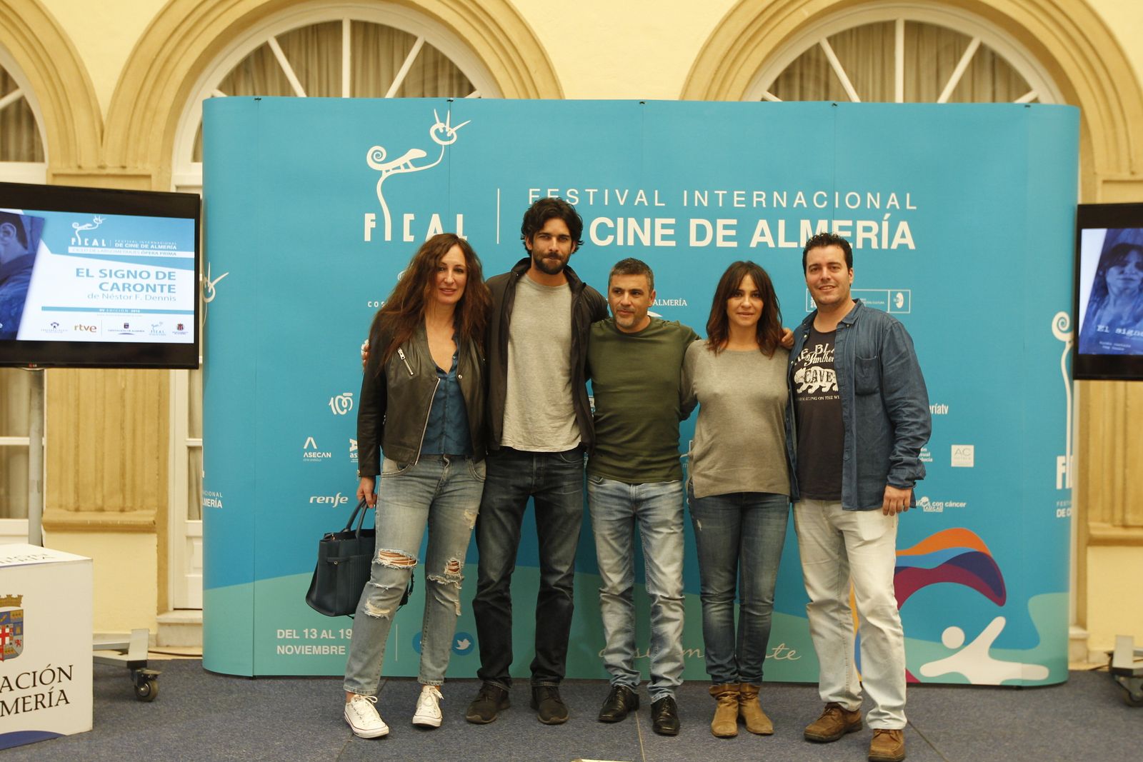 Las imágenes de Melani Olivares y Rubén Cortada