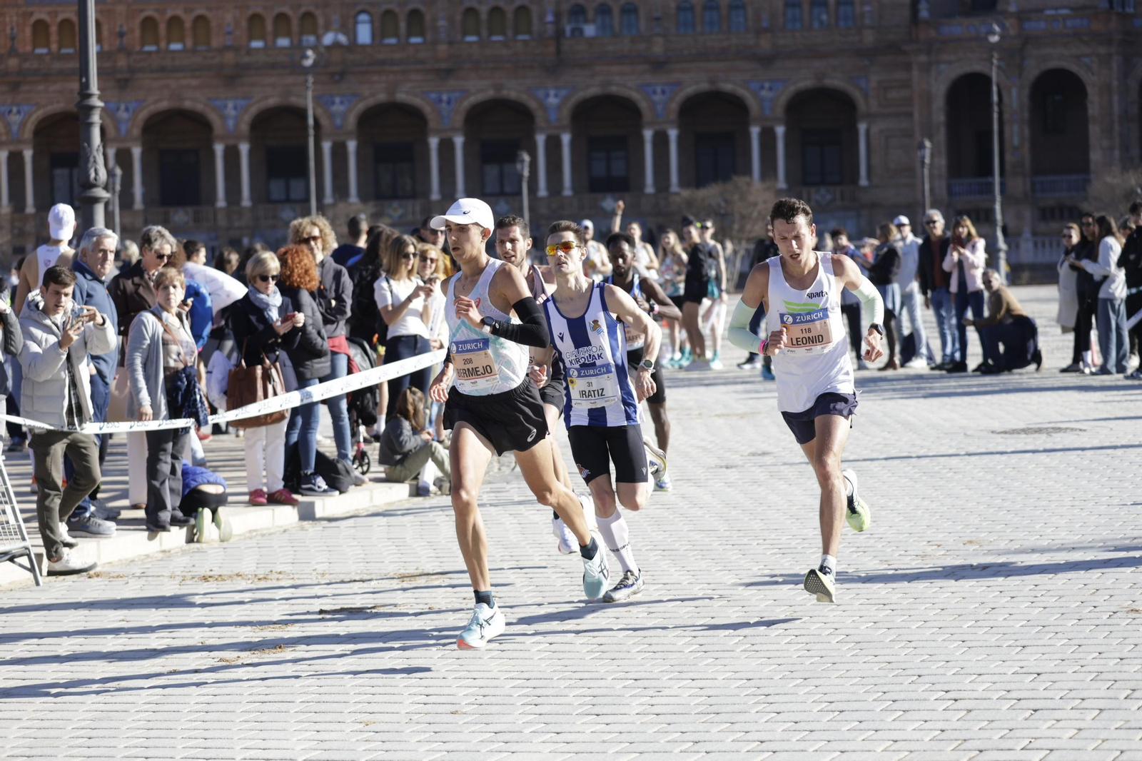Búscate en el Zurich Maratón de Sevilla 2025