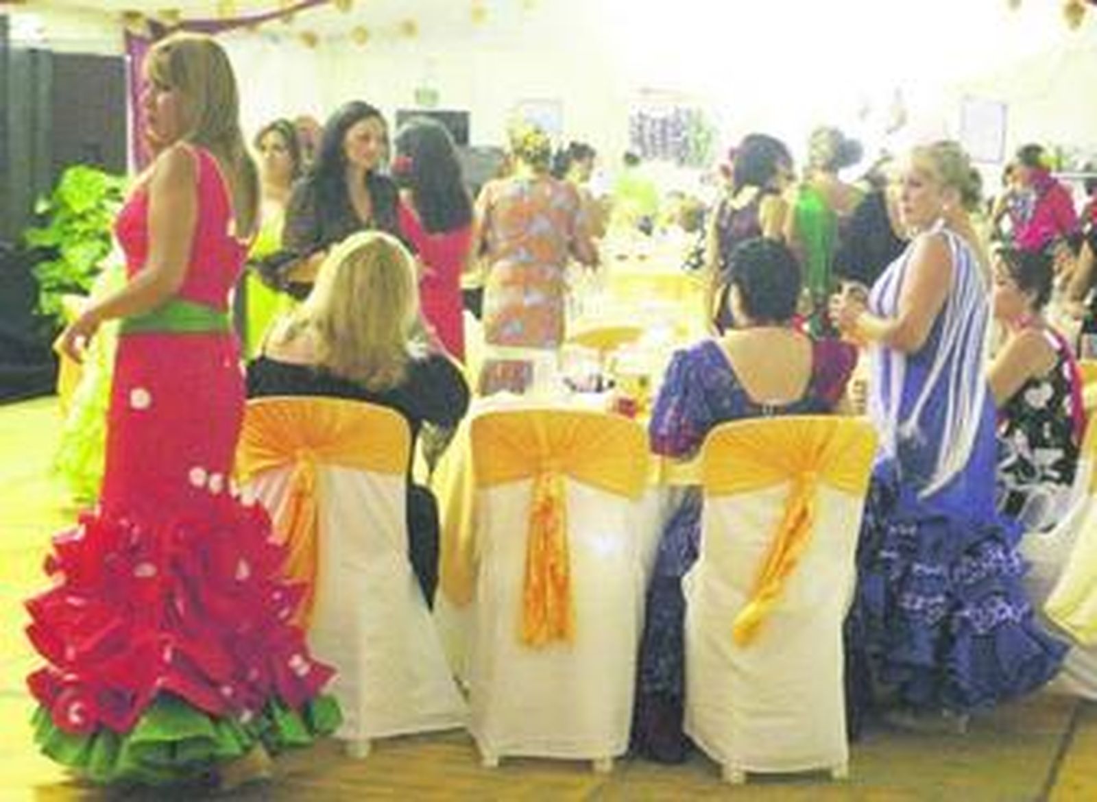 Socias del Tenis Club, disfrutando de la cena del día de la mujer que se celebró el jueves.