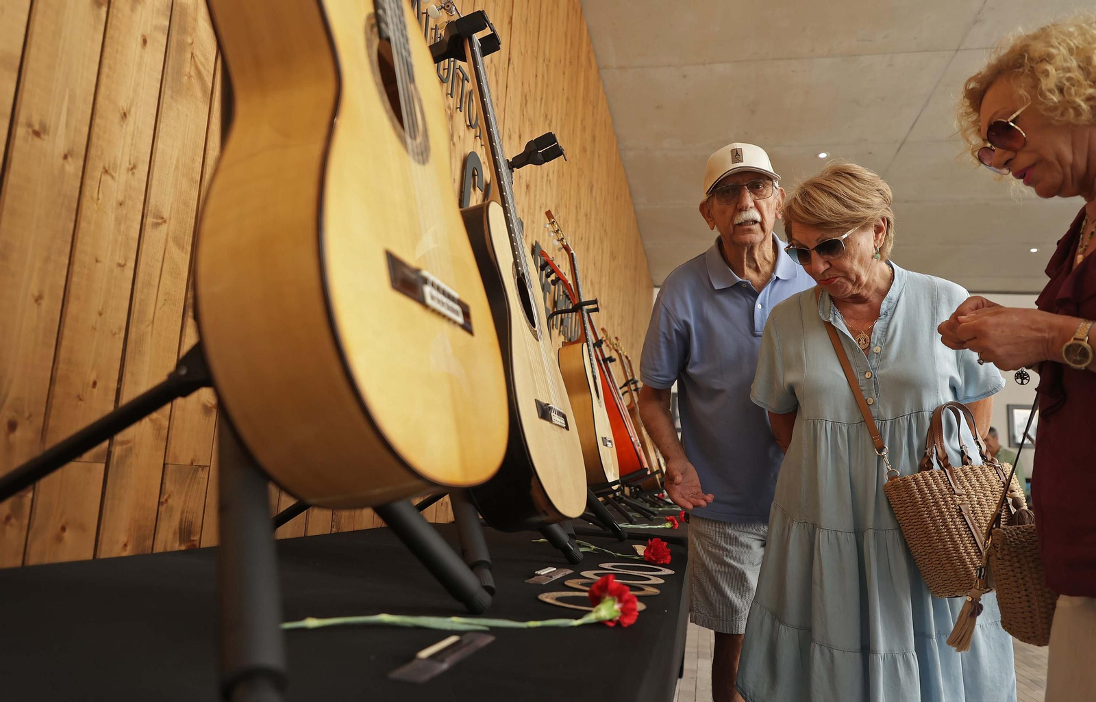 Fotos del encuentro de maestros Luthiers en el centro de interpretación Paco de Lucía de Algeciras