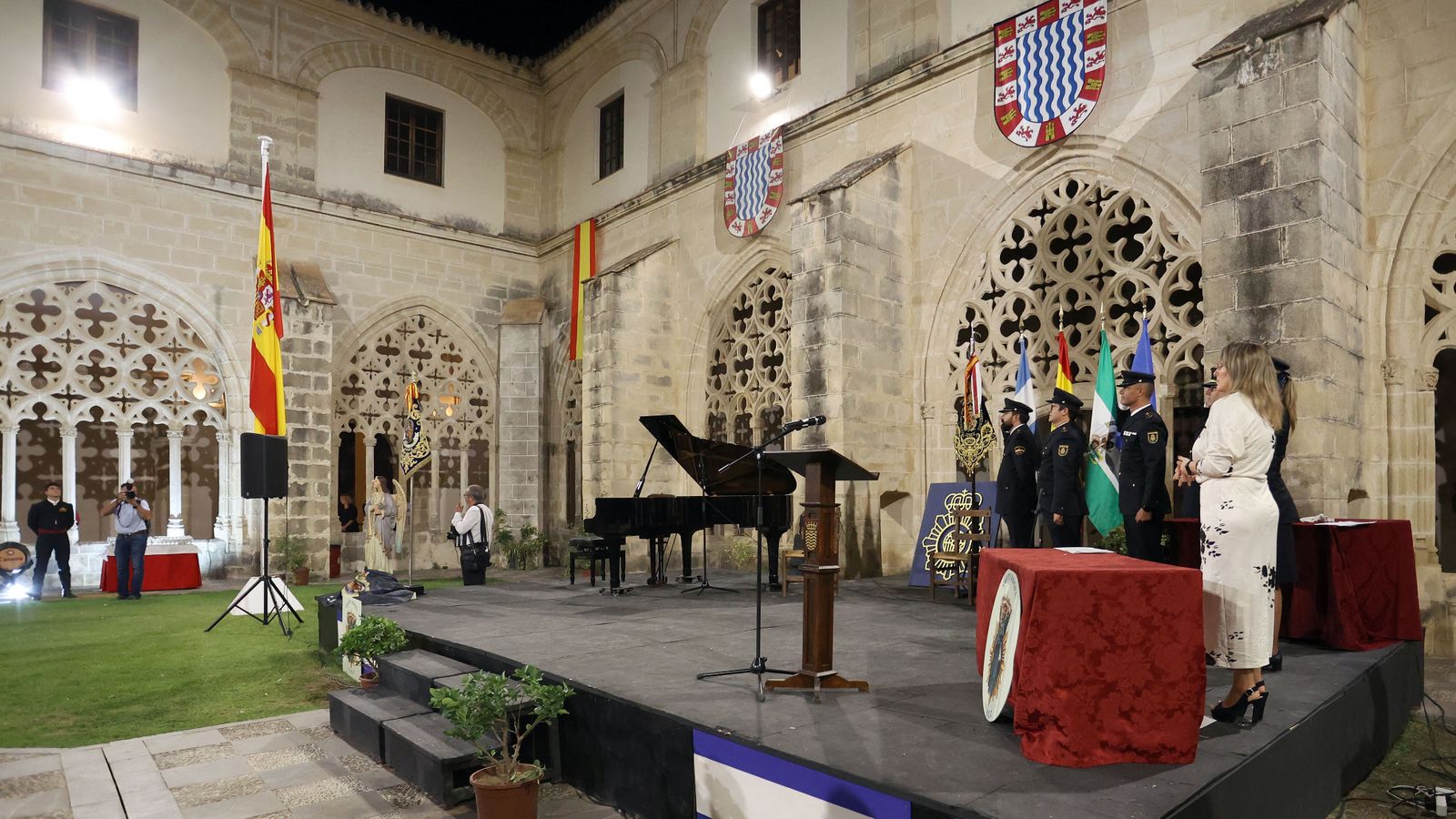 Entrega de medallas de la Asociación Santo Ángel de la Policía Nacional de Jerez