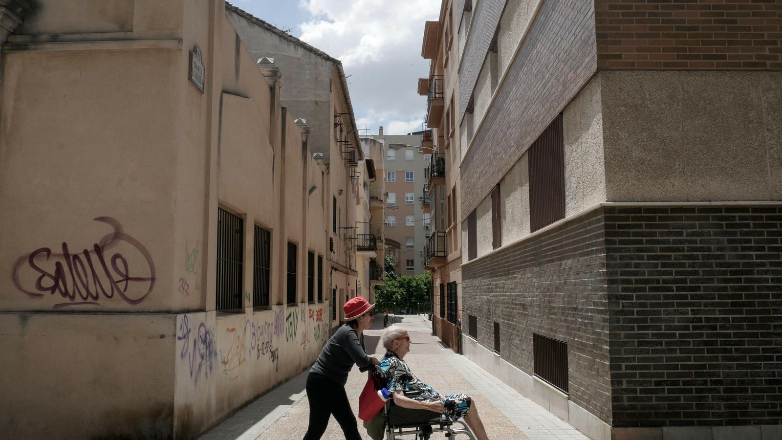 Estampa costumbrista en el barrio Fígares
