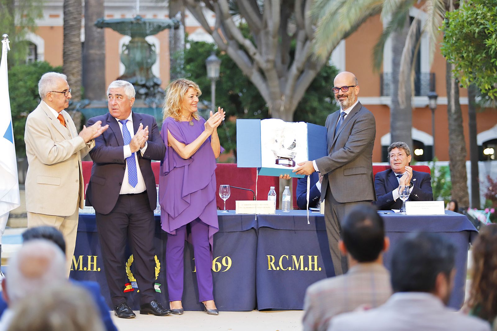 Imágenes del pregón de la XLIX edición de la Semana Náutica Internacional Colombina