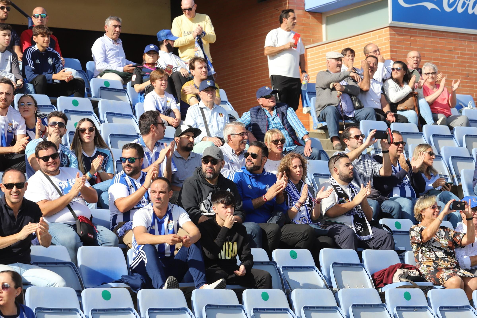 Imágenes del gran ambiente en el Nuevo Colombino para ver el  Recre-Burgos