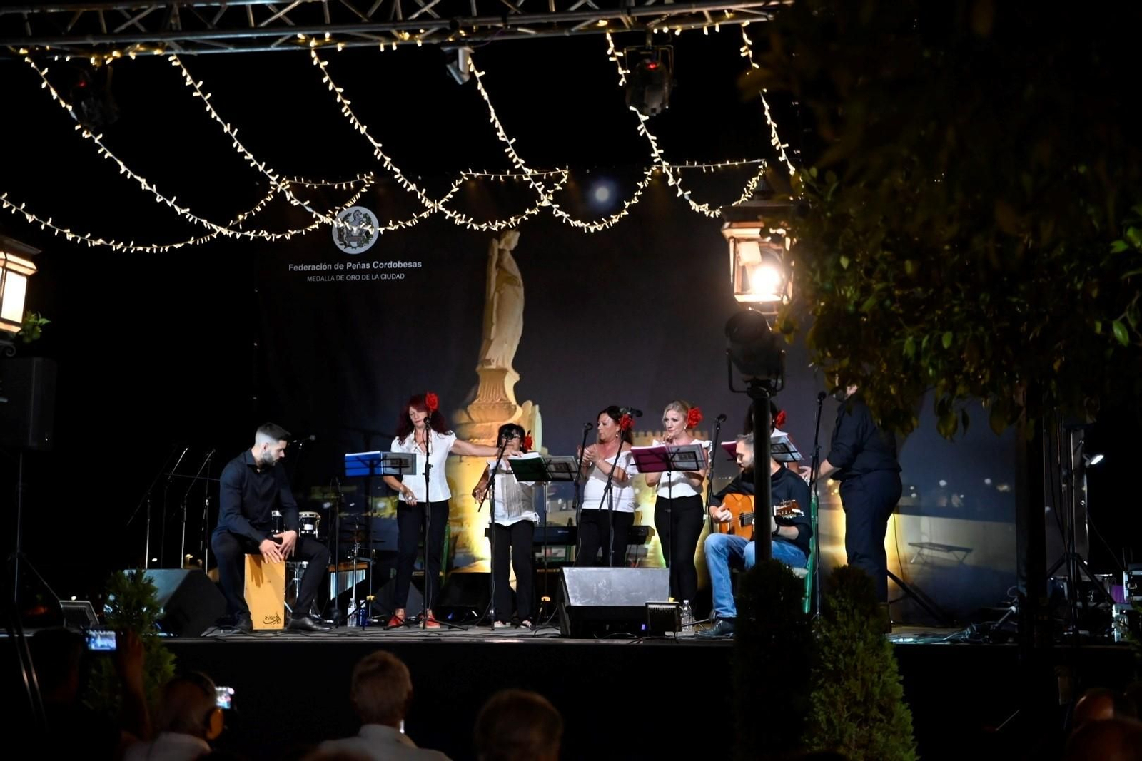 Una noche en la verbena de la Federación de Peñas Cordobesas, en imágenes