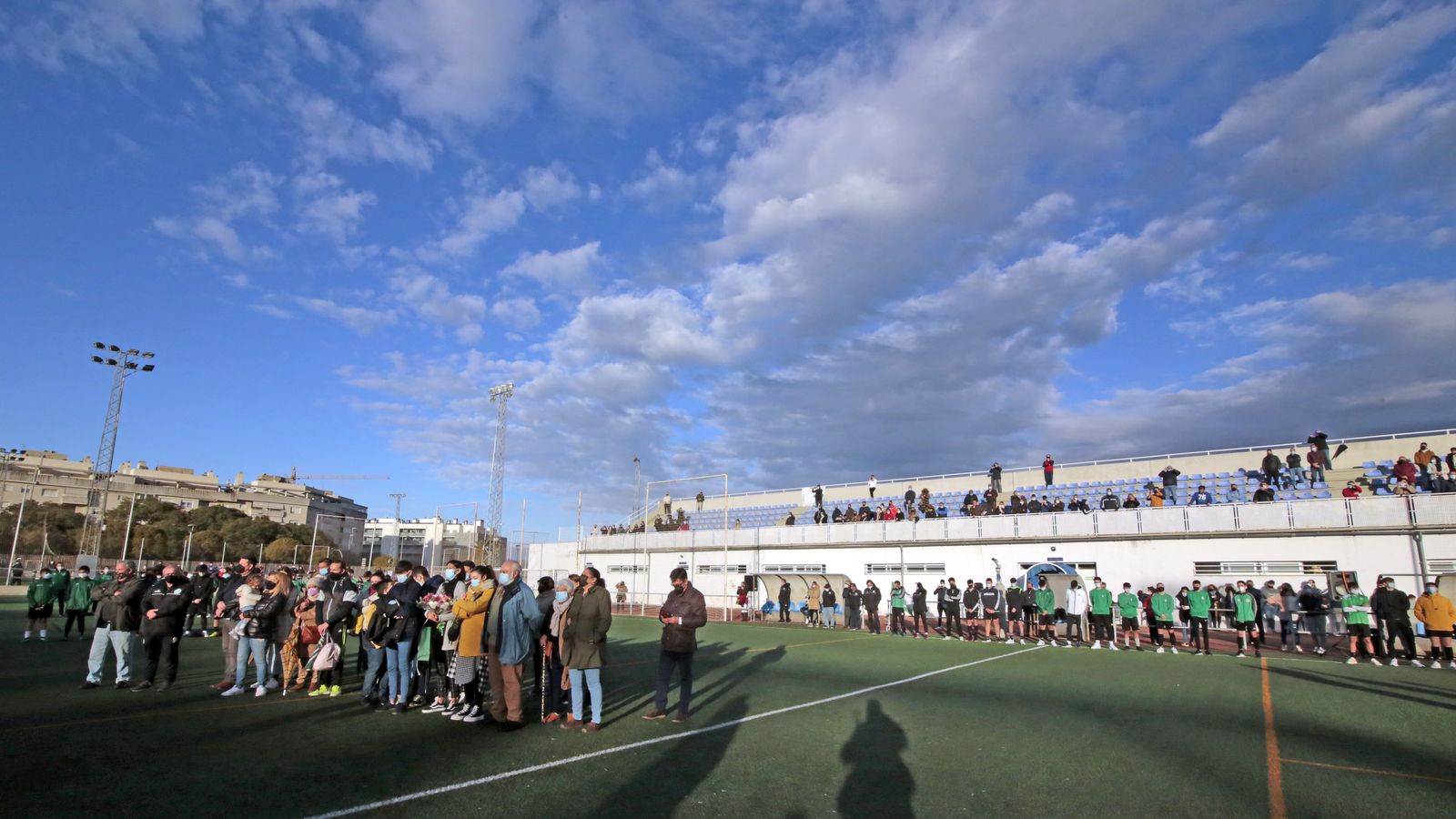 Emotivo homenaje de todo el Pueblo Nuevo a su entrenador