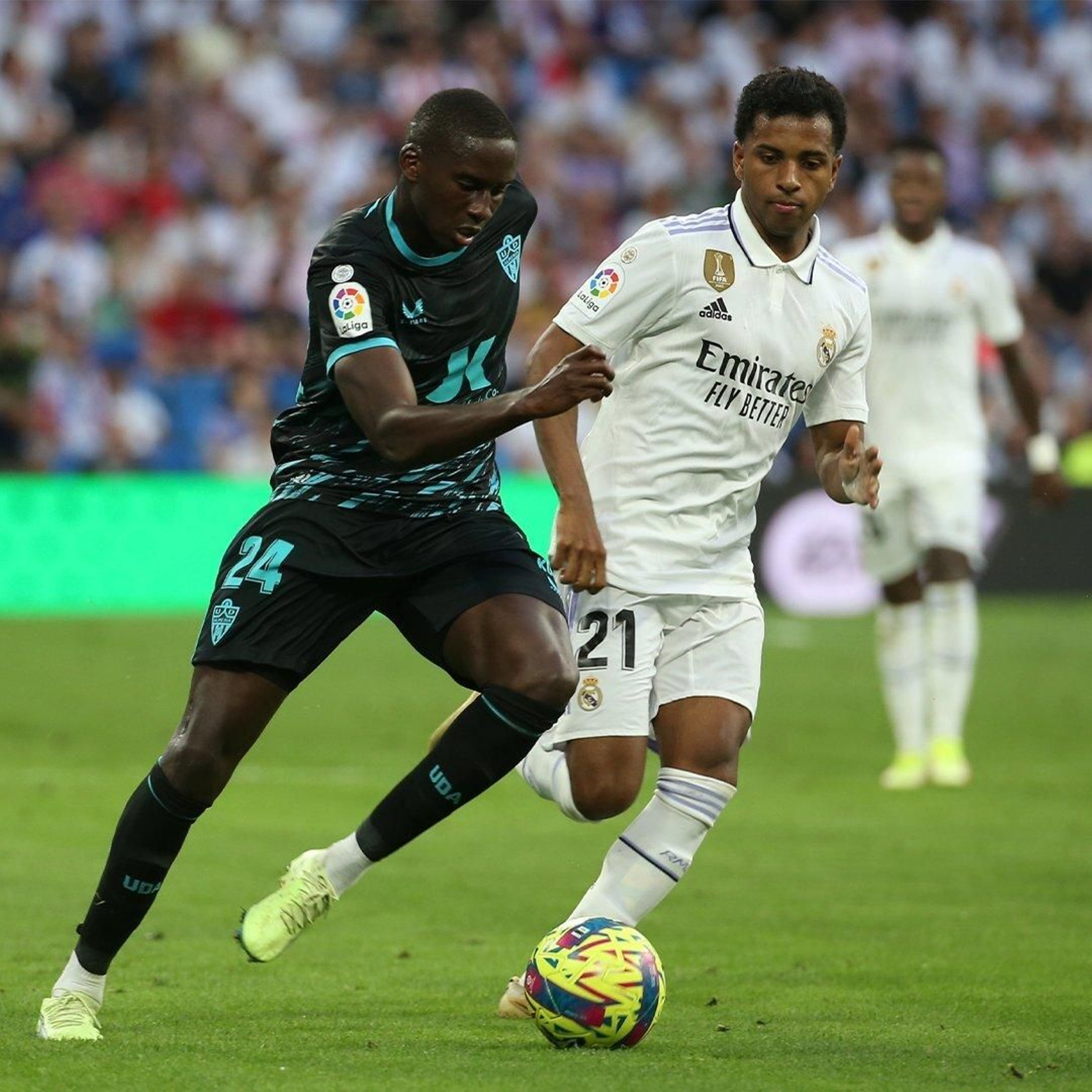 Mendes sufrió con Vinicius y Rodrygo en el Bernabéu