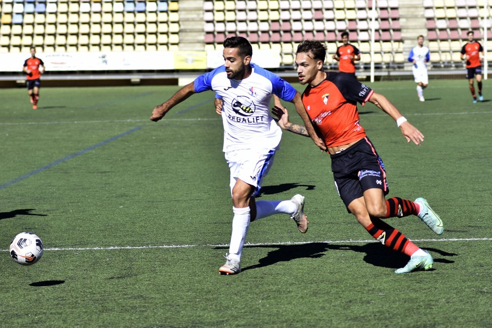 El Ayamonte (en la imagen en un partido esta temporada) sumó un valioso punto.
