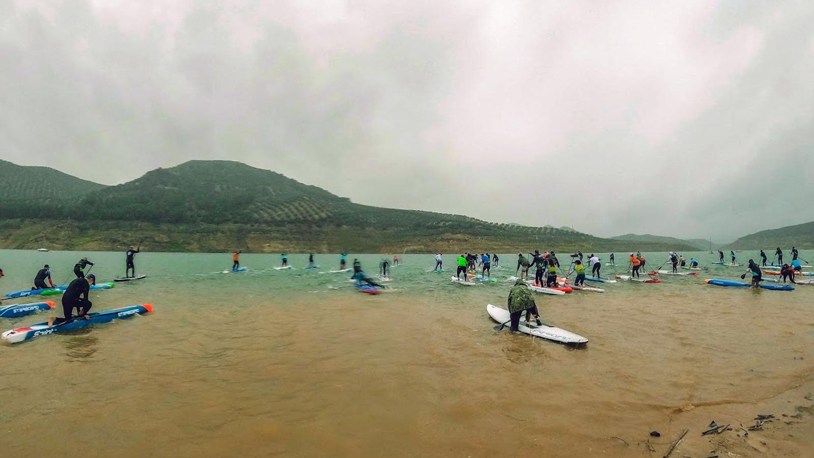La prueba de Iznájar se disputó bajo unas muy duras condiciones meteorológicas