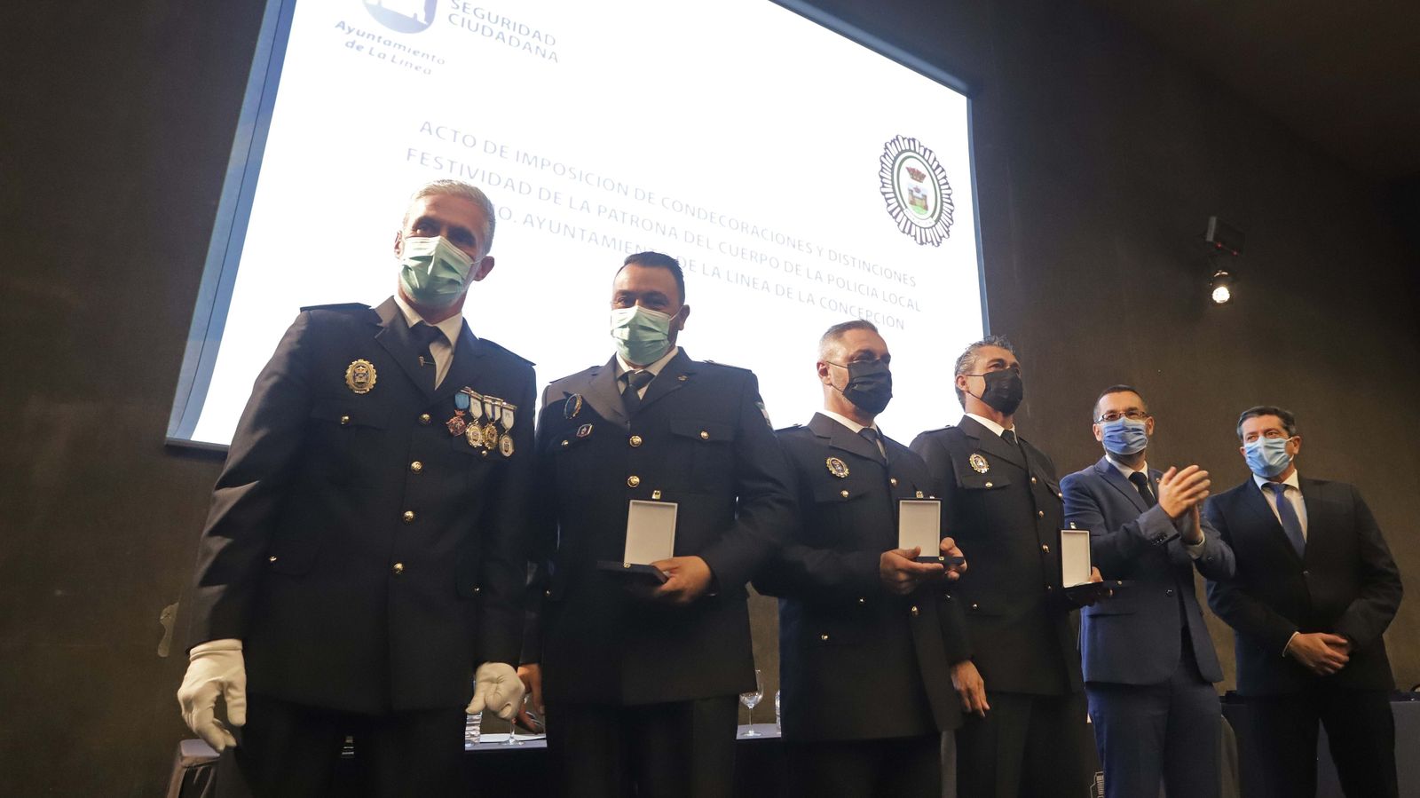 Fotos de la entrega de condecoraciones y reconocimientos de la Policía Local de La Línea