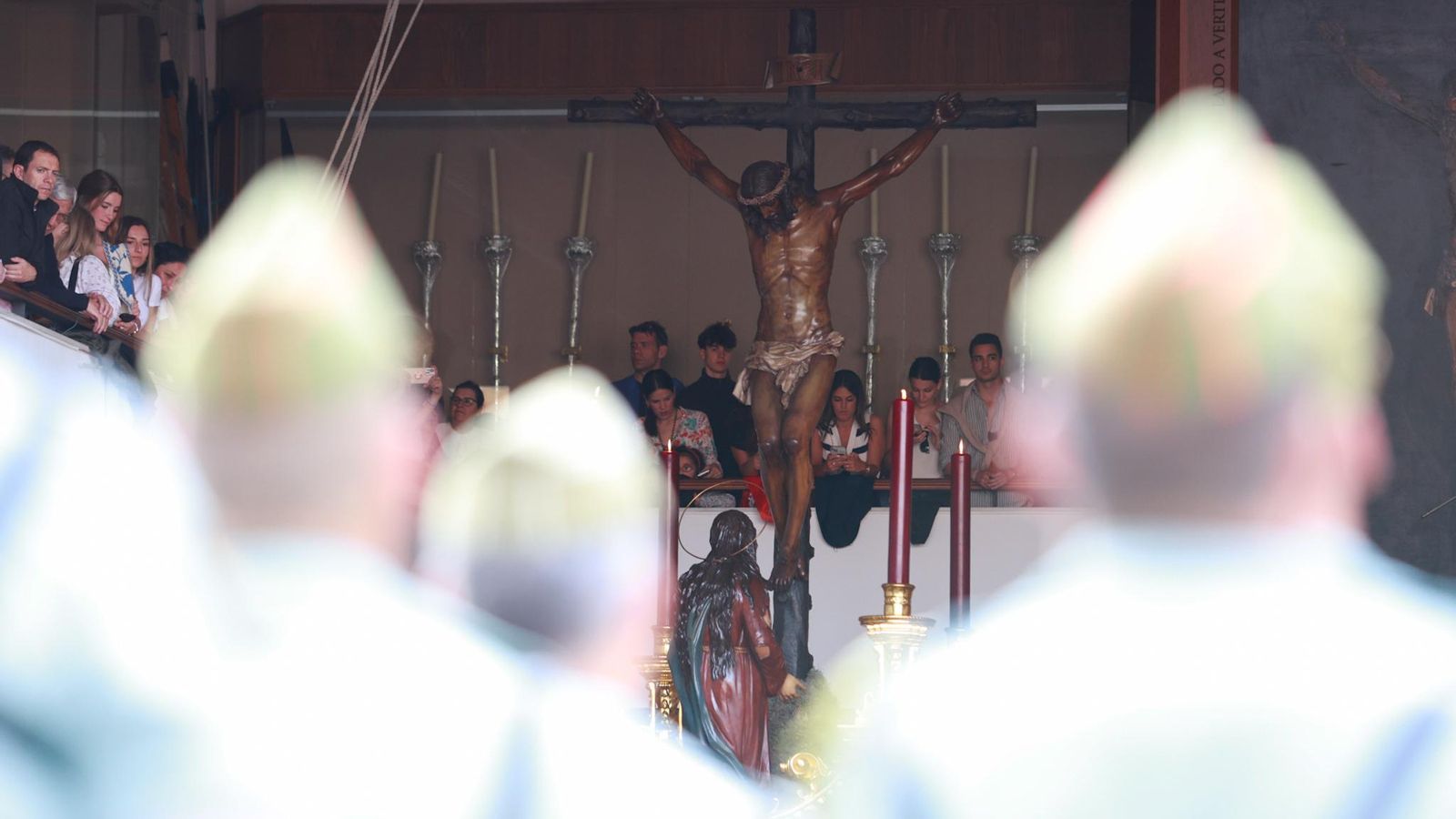 Mena y la Legión en su procesión del Jueves Santo en Málaga Mena y la Legión en su procesión del Jueves Santo en Málaga