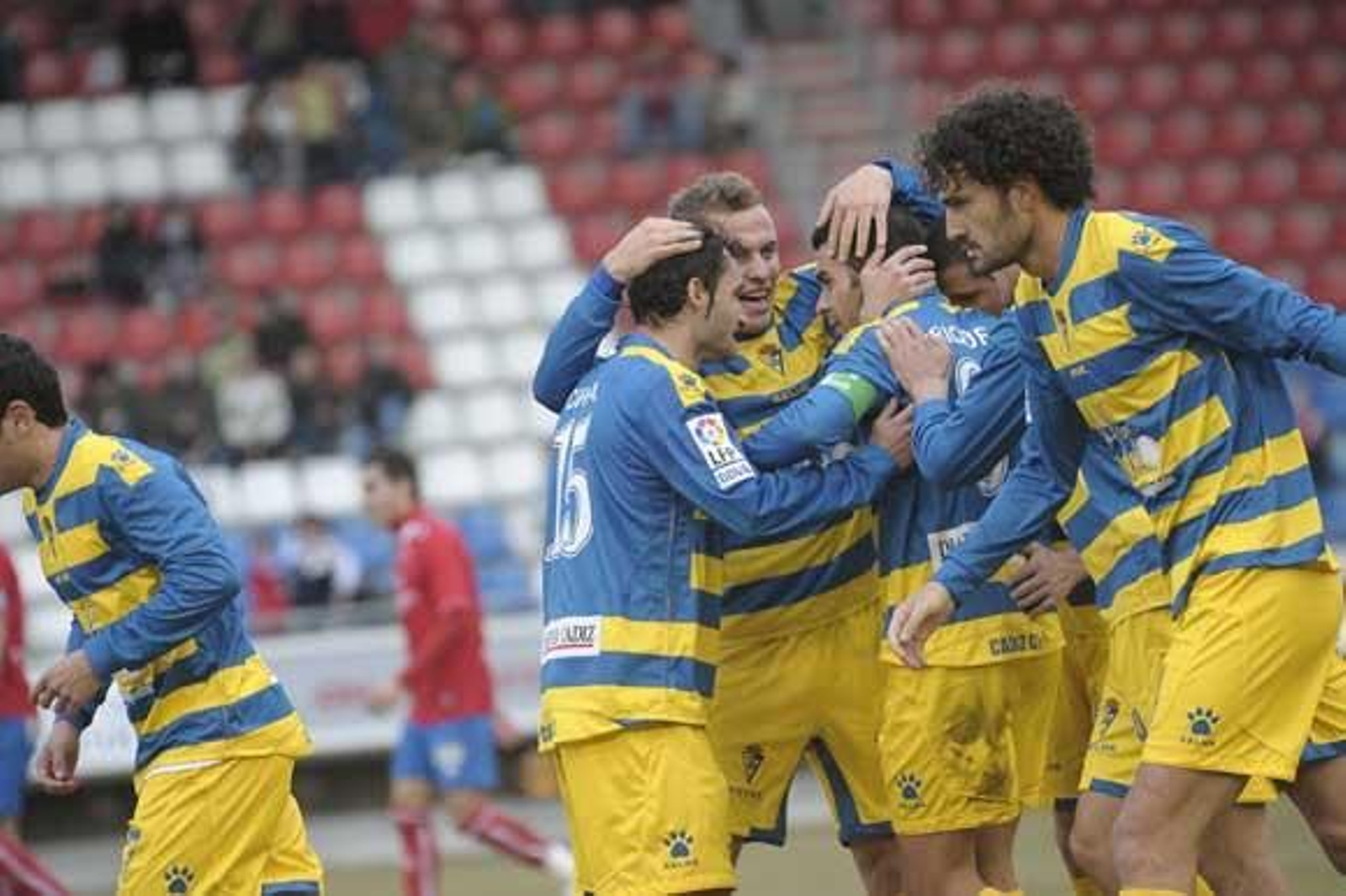 El Cádiz se lleva los tres puntos en Los Pajaritos en el primer triunfo de Víctor Espárrago como entrenador amarillo

Foto: LOF