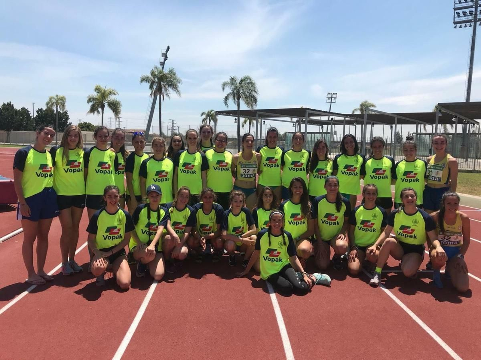 El equipo femenino del Bahía, que compite en Valladolid