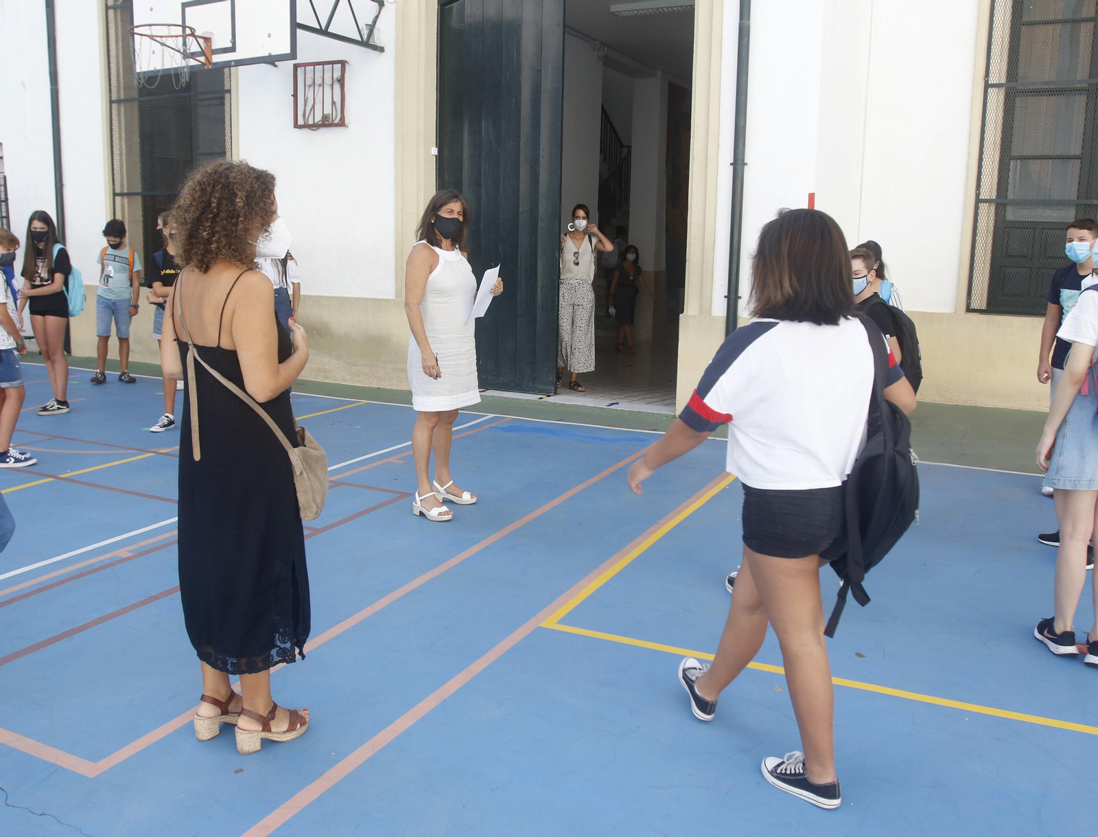 La vuelta al instituto en Córdoba en un curso marcado por el covid-19, en fotos