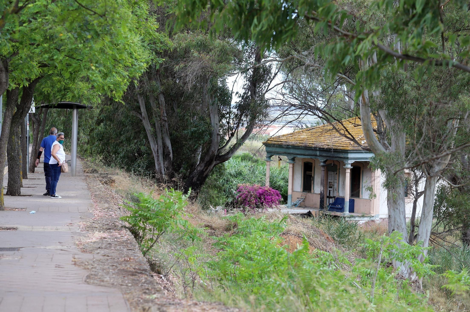 Imágenes del lamentable estado en el que se encuentra la casa  Villa Rosa en el conquero