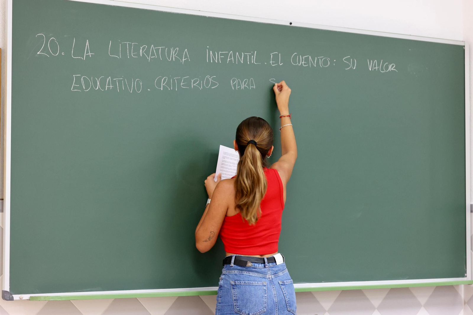 Las oposiciones docentes en Málaga, en fotos