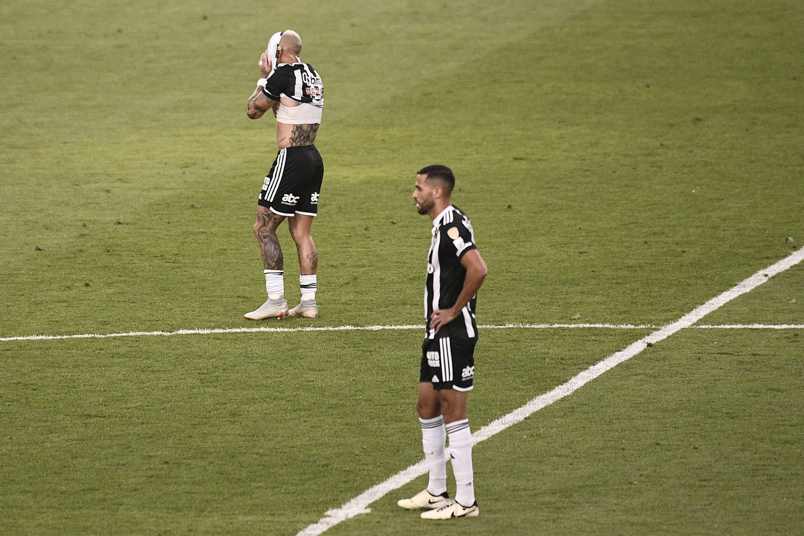Las fotos de una final de la Libertadores histórica; Botafogo, campeón con 10, ante Atlético Mineiro