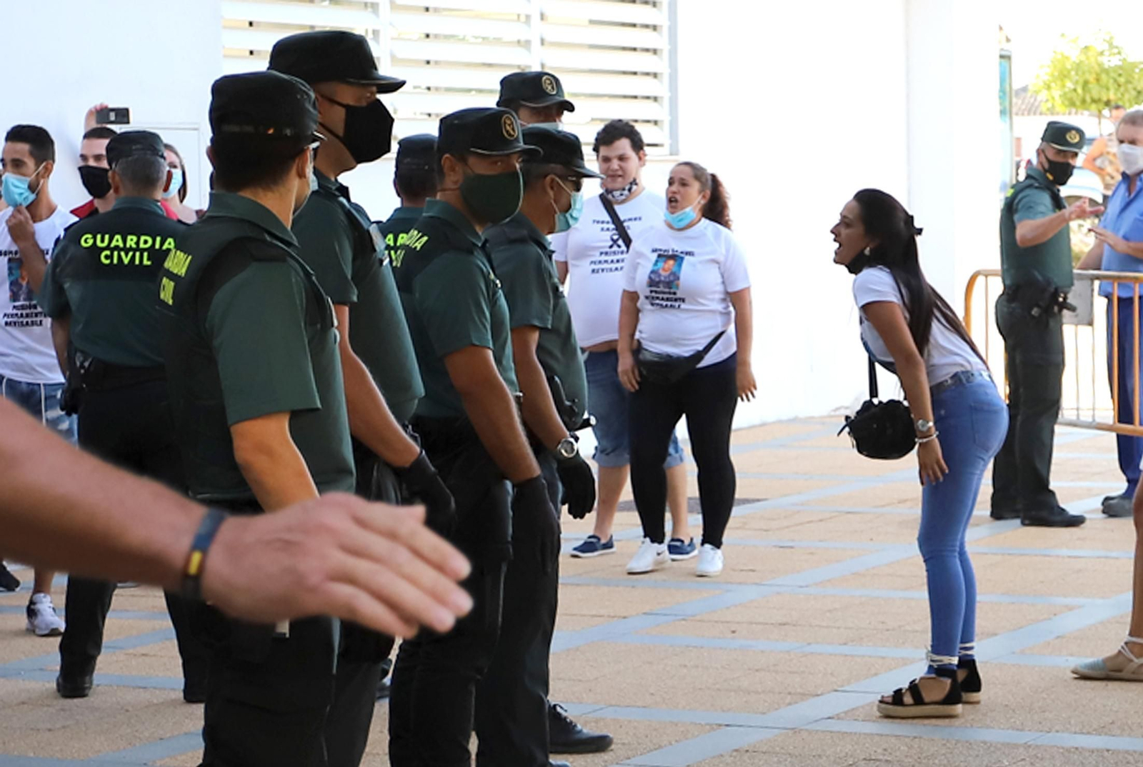 Imágenes de la llegada al juzgado de Ayamonte de uno de los principales imputados del crimen de Cartaya