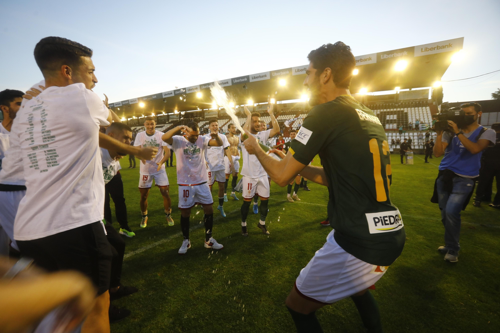 Las imágenes de la fiesta del ascenso del Córdoba CF en Mérida