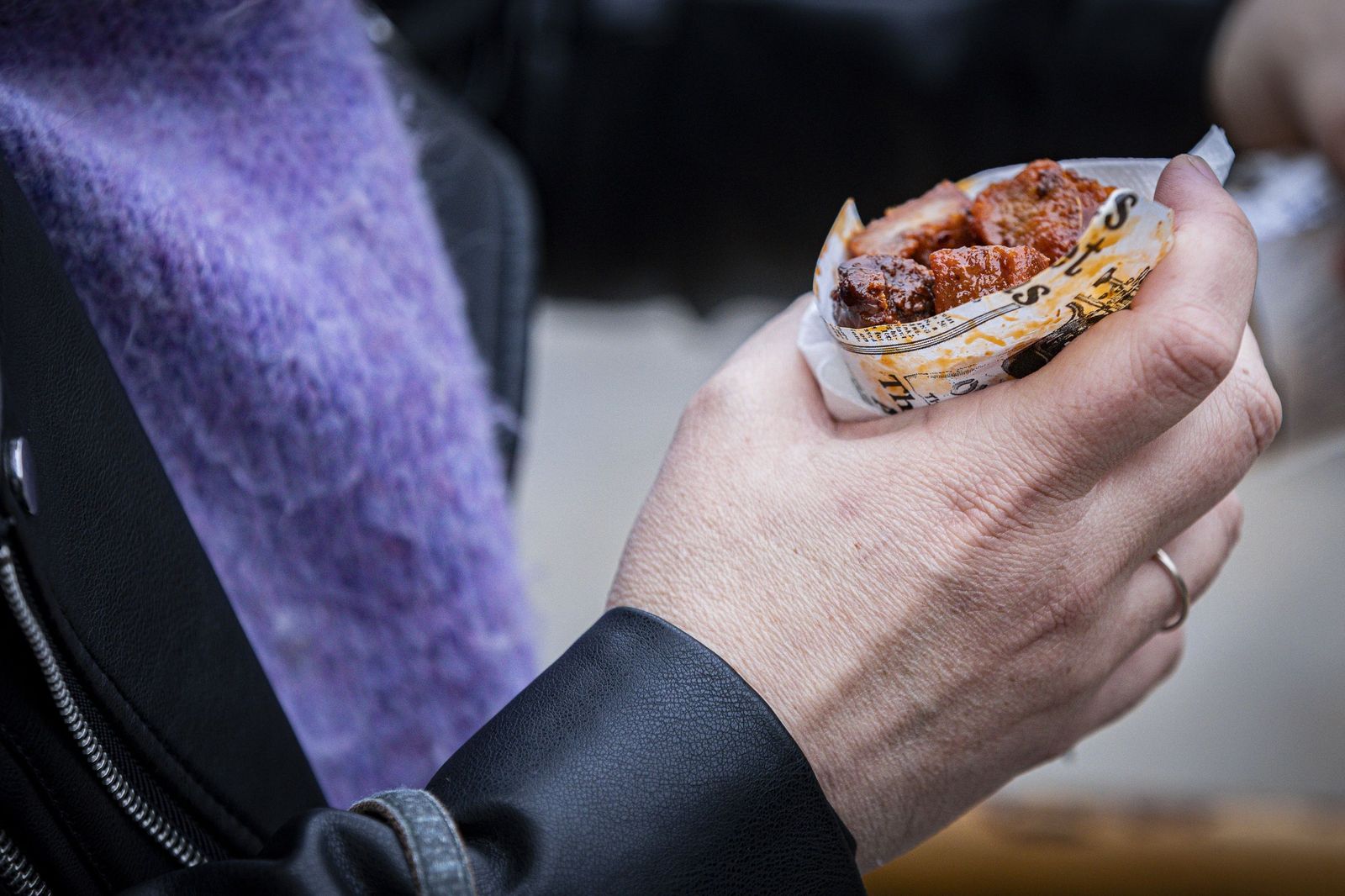 Las imágenes de la Chicharronada y la Gambada del Carnaval de Cádiz 2026